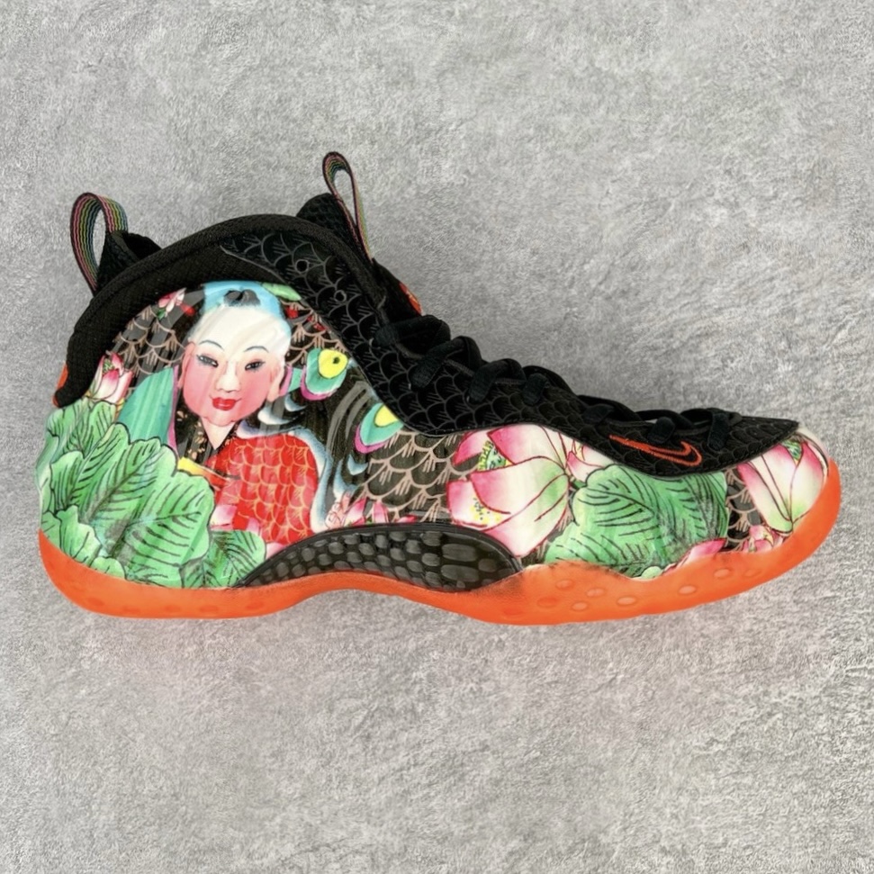 💰510 NK Air Foamposite One 天津喷 莞产原底面 公司渠道同模具 鞋型发泡360度无死角 双层Zoom气垫植入 中底完美注胶 搭载原厂碳纤维材质 诞生于1997年的NK Air Foamposite系列可以说是整个球鞋历史上最为经典的系列之一 也就是我们常说的“喷”和“泡” 其中“喷”由Foamposite One代言人Penny的英文音译而来 而“泡”则来源于另一款鞋型 Foamposite Pro中\”pro\”的音译 在诞生初期 由于高昂的造价以及超前的外形 Foamposite系列的反对者不在少数 甚至有人认为这款鞋会毁掉整个球鞋行业 但事实证明这双灵感来自于甲虫 自带“黑科技”鞋面以及双层Zoom+大块碳板的太空球鞋不仅受到了大众的接受与追捧 并且成功的影响了篮球鞋的发展 SIZE：38.5 39 40 40.5 41 42 42.5 43 44 44.5 45 46 编码：by5936080-运动鞋