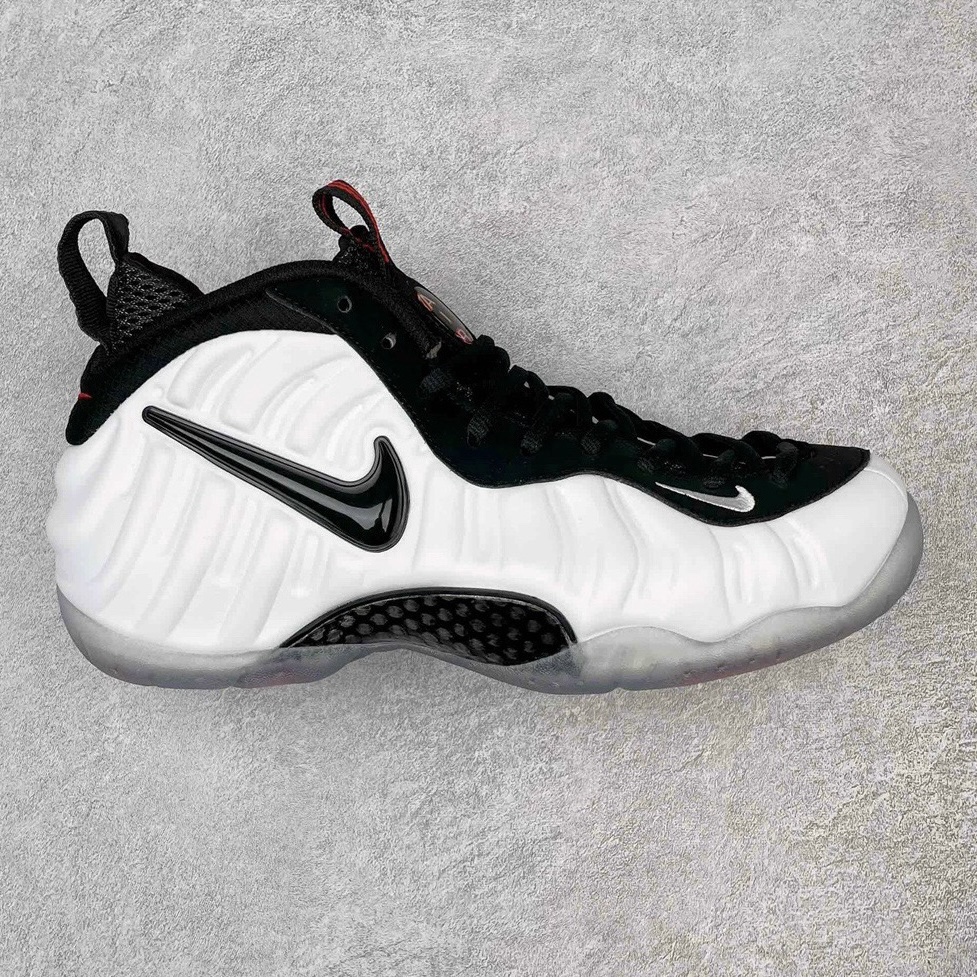 💰440 NK Air Foamposite One 奶泡 莞产原底面 公司渠道同模具 鞋型发泡360度无死角 双层Zoom气垫植入 中底完美注胶 搭载原厂碳纤维材质 诞生于1997年的NK Air Foamposite系列可以说是整个球鞋历史上最为经典的系列之一 也就是我们常说的“喷”和“泡” 其中“喷”由Foamposite One代言人Penny的英文音译而来 而“泡”则来源于另一款鞋型 Foamposite Pro中\”pro\”的音译 在诞生初期 由于高昂的造价以及超前的外形 Foamposite系列的反对者不在少数 甚至有人认为这款鞋会毁掉整个球鞋行业 但事实证明这双灵感来自于甲虫 自带“黑科技”鞋面以及双层Zoom+大块碳板的太空球鞋不仅受到了大众的接受与追捧 并且成功的影响了篮球鞋的发展 SIZE：38.5 39 40 40.5 41 42 42.5 43 44 44.5 45 46 编码：by5936010-运动鞋