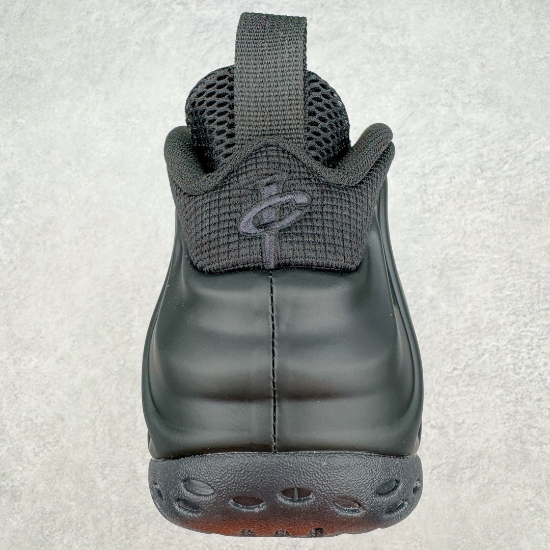 图片[8]-💰550 NK Air Foamposite One 复刻新黑武士喷 FD5855-001 莞产原底面 公司渠道同模具 鞋型发泡360度无死角 双层Zoom气垫植入 中底完美注胶 搭载原厂碳纤维材质 诞生于1997年的NK Air Foamposite系列可以说是整个球鞋历史上最为经典的系列之一 也就是我们常说的“喷”和“泡” 其中“喷”由Foamposite One代言人Penny的英文音译而来 而“泡”则来源于另一款鞋型 Foamposite Pro中\”pro\”的音译 在诞生初期 由于高昂的造价以及超前的外形 Foamposite系列的反对者不在少数 甚至有人认为这款鞋会毁掉整个球鞋行业 但事实证明这双灵感来自于甲虫 自带“黑科技”鞋面以及双层Zoom+大块碳板的太空球鞋不仅受到了大众的接受与追捧 并且成功的影响了篮球鞋的发展 SIZE：38.5 39 40 40.5 41 42 42.5 43 44 44.5 45 46 编码：by6936010-运动鞋