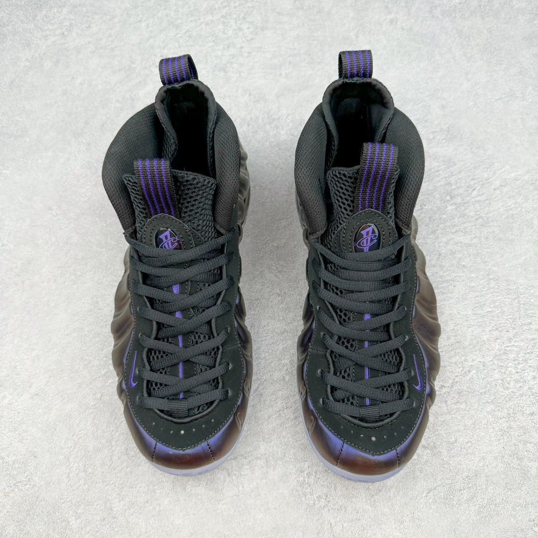 图片[2]-💰440 NK Air Foamposite One 茄子喷 314996-008 莞产原底面 公司渠道同模具 鞋型发泡360度无死角 双层Zoom气垫植入 中底完美注胶 搭载原厂碳纤维材质 诞生于1997年的NK Air Foamposite系列可以说是整个球鞋历史上最为经典的系列之一 也就是我们常说的“喷”和“泡” 其中“喷”由Foamposite One代言人Penny的英文音译而来 而“泡”则来源于另一款鞋型 Foamposite Pro中\”pro\”的音译 在诞生初期 由于高昂的造价以及超前的外形 Foamposite系列的反对者不在少数 甚至有人认为这款鞋会毁掉整个球鞋行业 但事实证明这双灵感来自于甲虫 自带“黑科技”鞋面以及双层Zoom+大块碳板的太空球鞋不仅受到了大众的接受与追捧 并且成功的影响了篮球鞋的发展 SIZE：38.5 39 40 40.5 41 42 42.5 43 44 44.5 45 46 编码：by5936010-运动鞋