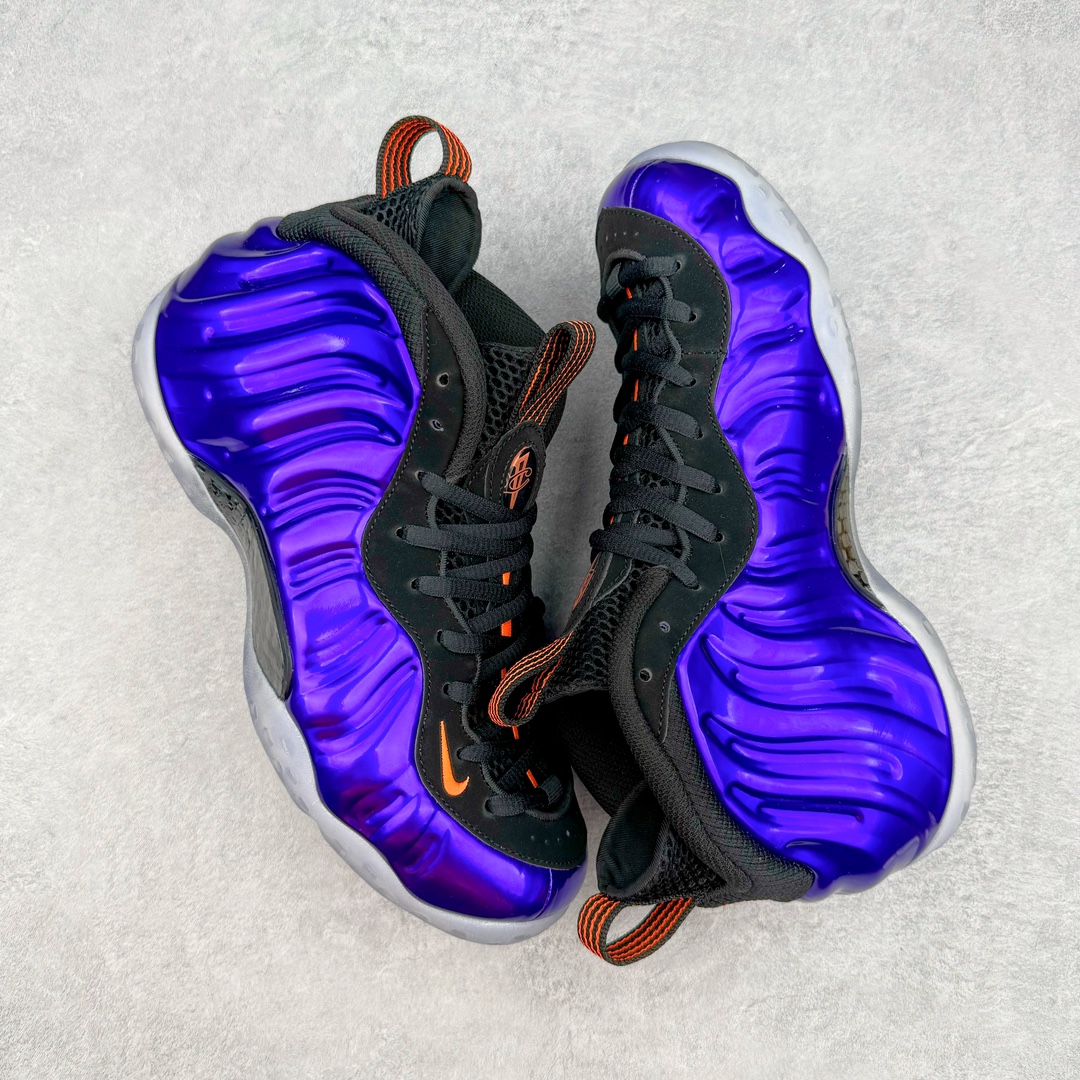 图片[3]-💰440 NK Air Foamposite One 电光紫喷 314996-501 莞产原底面 公司渠道同模具 鞋型发泡360度无死角 双层Zoom气垫植入 中底完美注胶 搭载原厂碳纤维材质 诞生于1997年的NK Air Foamposite系列可以说是整个球鞋历史上最为经典的系列之一 也就是我们常说的“喷”和“泡” 其中“喷”由Foamposite One代言人Penny的英文音译而来 而“泡”则来源于另一款鞋型 Foamposite Pro中\”pro\”的音译 在诞生初期 由于高昂的造价以及超前的外形 Foamposite系列的反对者不在少数 甚至有人认为这款鞋会毁掉整个球鞋行业 但事实证明这双灵感来自于甲虫 自带“黑科技”鞋面以及双层Zoom+大块碳板的太空球鞋不仅受到了大众的接受与追捧 并且成功的影响了篮球鞋的发展 SIZE：38.5 39 40 40.5 41 42 42.5 43 44 44.5 45 46 编码：by5936010-运动鞋