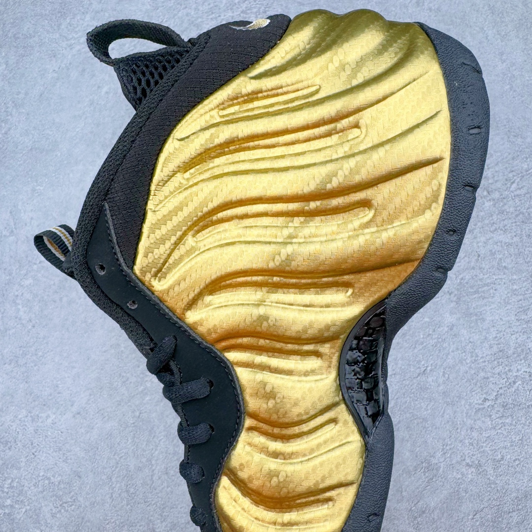 图片[7]-💰440 NK Air Foamposite One 黄金泡 624041-701 莞产原底面 公司渠道同模具 鞋型发泡360度无死角 双层Zoom气垫植入 中底完美注胶 搭载原厂碳纤维材质 诞生于1997年的NK Air Foamposite系列可以说是整个球鞋历史上最为经典的系列之一 也就是我们常说的“喷”和“泡” 其中“喷”由Foamposite One代言人Penny的英文音译而来 而“泡”则来源于另一款鞋型 Foamposite Pro中\”pro\”的音译 在诞生初期 由于高昂的造价以及超前的外形 Foamposite系列的反对者不在少数 甚至有人认为这款鞋会毁掉整个球鞋行业 但事实证明这双灵感来自于甲虫 自带“黑科技”鞋面以及双层Zoom+大块碳板的太空球鞋不仅受到了大众的接受与追捧 并且成功的影响了篮球鞋的发展 SIZE：38.5 39 40 40.5 41 42 42.5 43 44 44.5 45 46 编码：by5936010-运动鞋