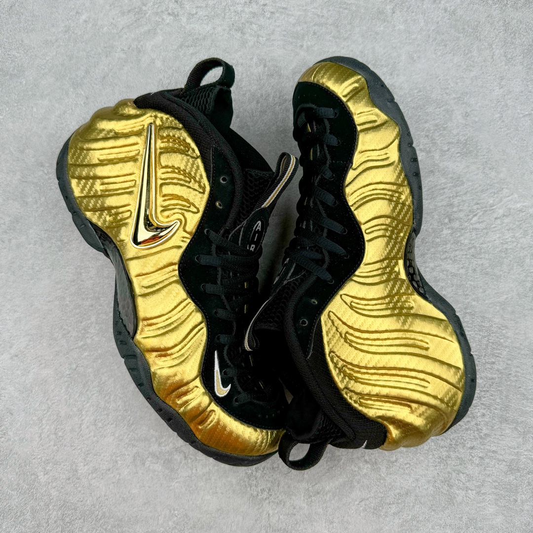 图片[3]-💰440 NK Air Foamposite One 黄金泡 624041-701 莞产原底面 公司渠道同模具 鞋型发泡360度无死角 双层Zoom气垫植入 中底完美注胶 搭载原厂碳纤维材质 诞生于1997年的NK Air Foamposite系列可以说是整个球鞋历史上最为经典的系列之一 也就是我们常说的“喷”和“泡” 其中“喷”由Foamposite One代言人Penny的英文音译而来 而“泡”则来源于另一款鞋型 Foamposite Pro中\”pro\”的音译 在诞生初期 由于高昂的造价以及超前的外形 Foamposite系列的反对者不在少数 甚至有人认为这款鞋会毁掉整个球鞋行业 但事实证明这双灵感来自于甲虫 自带“黑科技”鞋面以及双层Zoom+大块碳板的太空球鞋不仅受到了大众的接受与追捧 并且成功的影响了篮球鞋的发展 SIZE：38.5 39 40 40.5 41 42 42.5 43 44 44.5 45 46 编码：by5936010-运动鞋