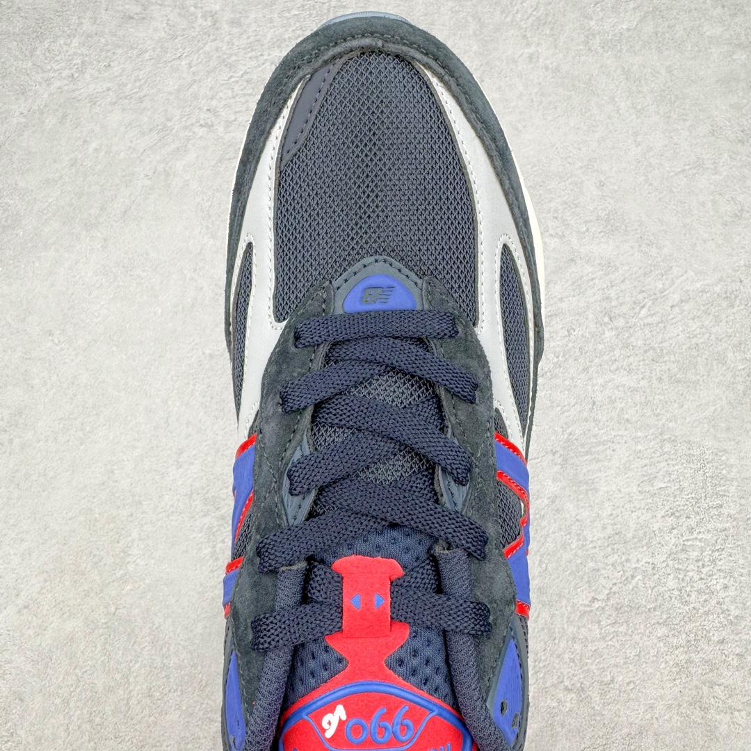 图片[4]-＃K版纯原 Carhartt WIP x New Balance M990CH6 新百伦NB990V6 第六代总统复古慢跑鞋 联名卡其色 这是一双极具现代感设计的复古跑鞋 990v6 鞋面大部分面积依旧采用麂皮和织物材质覆盖 从各种细节上看也还是有点 990v5 的影子 但相比 990v5 990v6 鞋面各种材质的拼接会更加复杂 这次 990v6 最大的改变相信大家应该也发现了 就是看上去貌似比 990v4 和 990v5 两代鞋款加起来还要厚的鞋底 其实这是 New Balance 首次采用的三重缓震组合鞋底 除了之前就有的 ABZORB 缓震科技和 ENCAP 中底 这次新加入了 FuelCell 缓震科技 看来舒适度和增高度 都要更上一层楼呀 990v6 的侧标 Logo 设计少见地没有印在绒面皮革上 而是置于网眼面料以及横跨鞋身的皮革织带之上 同时鞋舌上的标签设计并没有延用此前 990v4 和 990v5 采用的样式设计 而是采用了一种新的类似于三角徽章的设计 所以对于鞋款上的更新变化 既有延续经典的设计 也有创新性的改变 尺码：36 37 37.5 38 38.5 39 40 40.5 41.5 42 42.5 43 44 44.5 45-选品中心