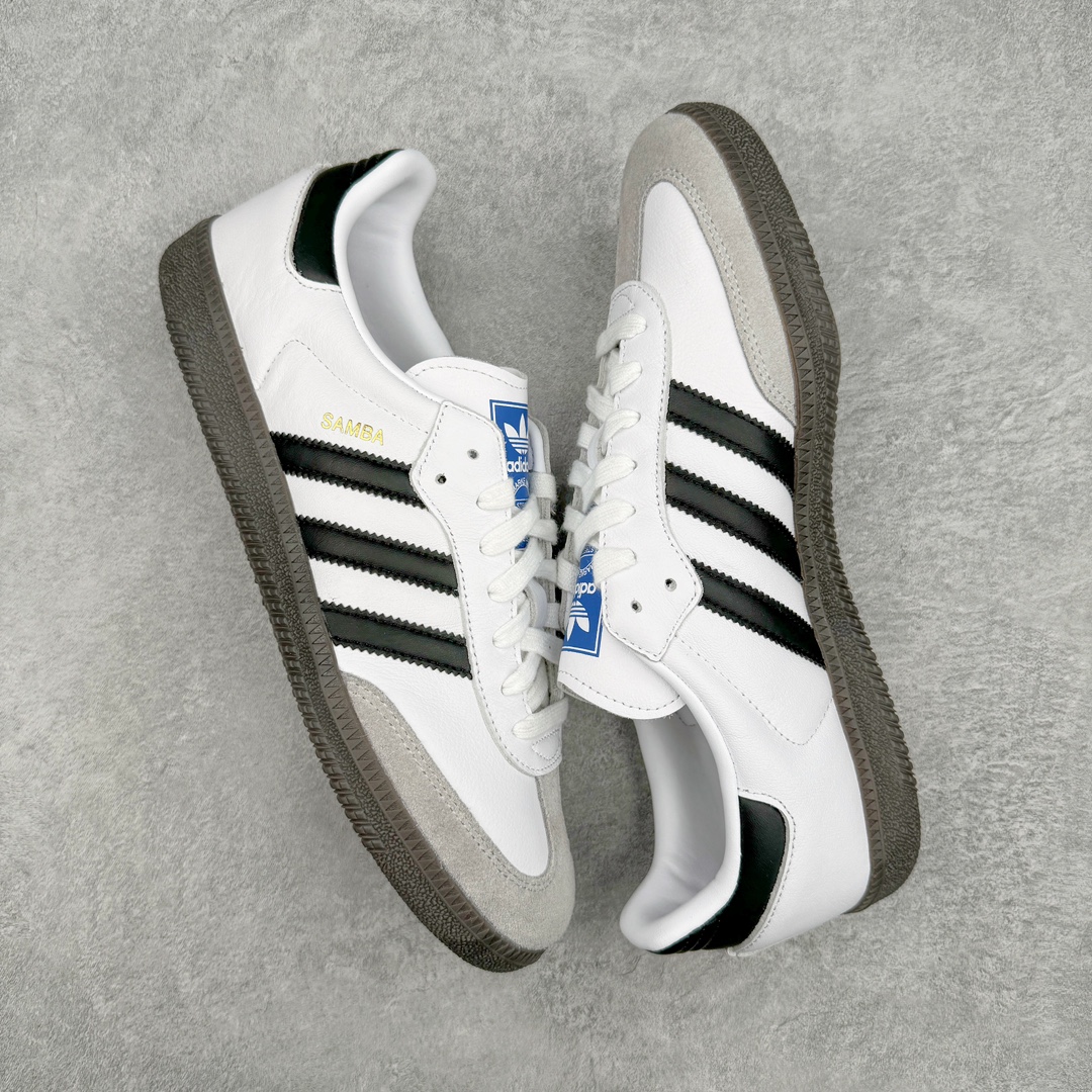 图片[3]-＃M版纯原福利 AD Original Samba OG 复古经典轻便板鞋 B75806 原装头层牛皮加持 正确烫金高频细节 原装纳米超迁皮料 独家私模橡胶大底 原盒原配 正确黑色中底布 这款桑巴鞋展示了高质量的工艺 带有装饰的超锁缝制和无缝的手感 柔软、柔软的皮革造型和标志性的3条纹完成了精致的外观 正规合身鞋带 鞋面上有绒面鞋垫 橡胶鞋底 享受正畸套筒软感 自50年代首次亮相以来就一直在赢得粉丝的青睐 尺码：36 36.5 37.5 38 38.5 39 40 40.5 41 42 42.5 43 44 44.5 45-选品中心