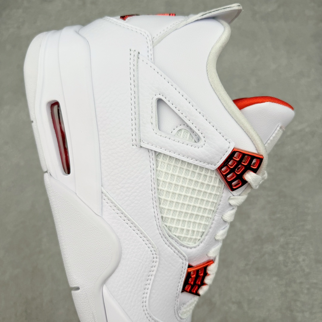 图片[6]-零售💰260 ＃KZ神版福利回馈‼Air Jordan AJ4 Retro 白橙 CT8527-118 独家外贸特供尺码含 45.5 49.5 50.5 国内外口碑最好最推荐的产品 市场中端王者 亲自操刀耗时半年巨作 全套原纸板楦头开发 确保原汁原味 完美呈现四代版型 一比一鞋头弧度高度鞋身弧度 此版本只针对中端市场 皮料材质有所更替 其他数据细节工艺流程均保持一致 绝不口嗨 细节品控鞋型随意秒杀市面3XX 4XX 原厂TPU网格鞋带扣 正确内里网布 菱角分明不变形无多余毛边 柔软性质感一致于原鞋 市场唯一原厂鞋扣模具 背面可见隐藏注塑口 原厂织唛标 原厂飞人电绣工艺 尾指中部跳三针 独家绑鞋带手法 印刷中底布 四线拉帮 米色美纹纸贴合固定 进口港宝加持 后跟自然饱满 全鞋荧光划线卡点 追求极致完美 每一双都是工艺品 多重QC质检 超越公司货的品控标准 实实在在的免检产品 尺码：40 40.5 41 42 42.5 43 44 44.5 45 45.5 46 47.5 48.5 49.5 50.5 编码：by2936060-运动鞋