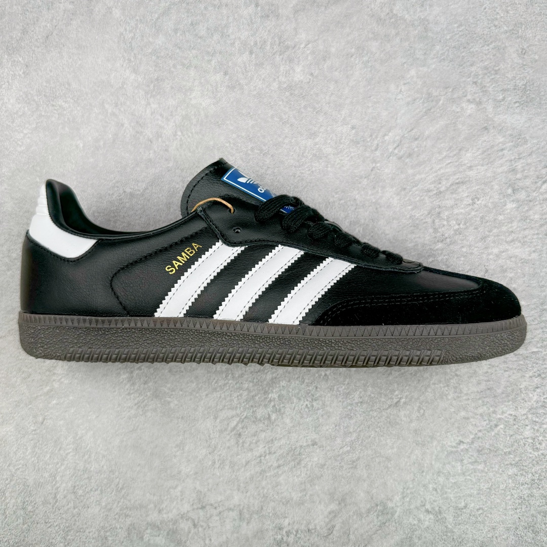 ＃M版纯原福利 AD Original Samba OG 复古经典轻便板鞋 B75807 原装头层牛皮加持 正确烫金高频细节 原装纳米超迁皮料 独家私模橡胶大底 原盒原配 正确黑色中底布 这款桑巴鞋展示了高质量的工艺 带有装饰的超锁缝制和无缝的手感 柔软、柔软的皮革造型和标志性的3条纹完成了精致的外观 正规合身鞋带 鞋面上有绒面鞋垫 橡胶鞋底 享受正畸套筒软感 自50年代首次亮相以来就一直在赢得粉丝的青睐 尺码：36 36.5 37.5 38 38.5 39 40 40.5 41 42 42.5 43 44 44.5 45-选品中心