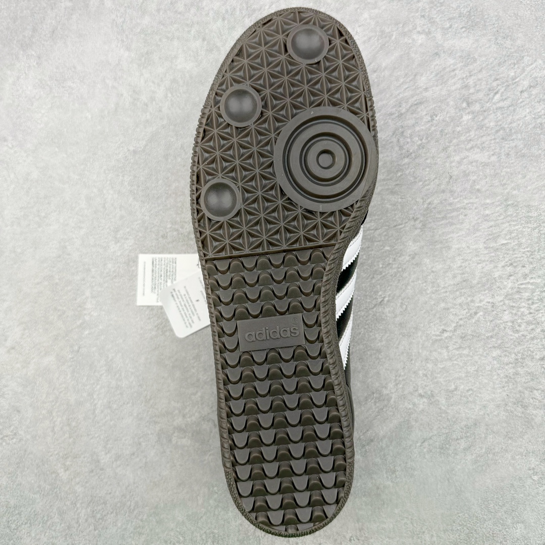 图片[9]-＃M版纯原福利 AD Original Samba OG 复古经典轻便板鞋 B75807 原装头层牛皮加持 正确烫金高频细节 原装纳米超迁皮料 独家私模橡胶大底 原盒原配 正确黑色中底布 这款桑巴鞋展示了高质量的工艺 带有装饰的超锁缝制和无缝的手感 柔软、柔软的皮革造型和标志性的3条纹完成了精致的外观 正规合身鞋带 鞋面上有绒面鞋垫 橡胶鞋底 享受正畸套筒软感 自50年代首次亮相以来就一直在赢得粉丝的青睐 尺码：36 36.5 37.5 38 38.5 39 40 40.5 41 42 42.5 43 44 44.5 45-选品中心