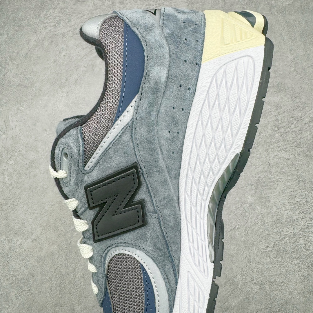 图片[7]-💰280 ＃M纯原 JJJJound x New Balance M2002RU2 灰蓝黑 NB新百伦联名复古跑步鞋 全套原楦原纸板原厂数据开发 原厂网纱 原装进口翻毛皮料正确绒感卡色 正确中底拉帮中底网布细节 一比一手工擦旧效果 冲裁组合 匠心打造 耗时两个月开发完成 工艺极其复杂难度可想而知 新开独立私模大底 全网唯一正确做旧组合大底 高端零售专供产物 尺码：36 37 37.5 38 38.5 39.5 40 40.5 41.5 42 42.5 43 44 44.5 45 45.5 46.5 47 编码：Mby3936050-运动鞋