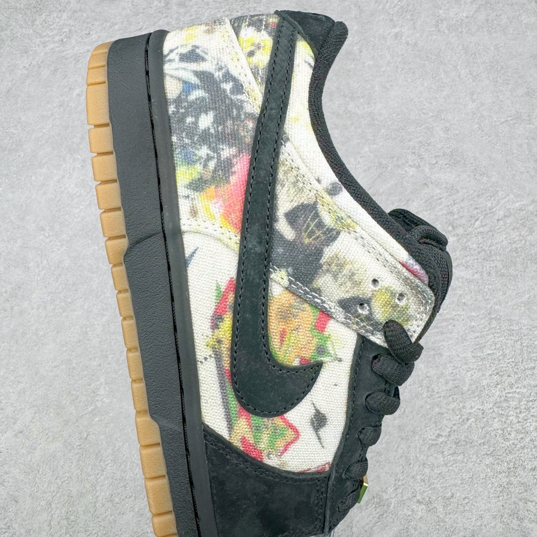 图片[6]-零售💰400 ＃M纯原 Supreme x NK SB Dunk Low 联名黑涂鸦 FD8778-001 毫无疑问圈内最强 零售首选 真正的匠心工艺 复刻圈巅峰产物 到手你会有扔掉正品的冲动 独家原厂航空铝磨具打磨大底 鞋头坡度极致还原 原盒原配 圈内天花板工艺 原厂冲刀 超高清洁度 全鞋零毛边皮料切割 全套原楦原模倾力打造完美版型 采用原厂百宏鞋带以及原厂百宏织唛舌标 内标可供原厂几率过验 SIZE：36 36.5 37.5 38 38.5 39 40 40.5 41 42 42.5 43 44 44.5 45 46 47.5 编码：by4936000-运动鞋