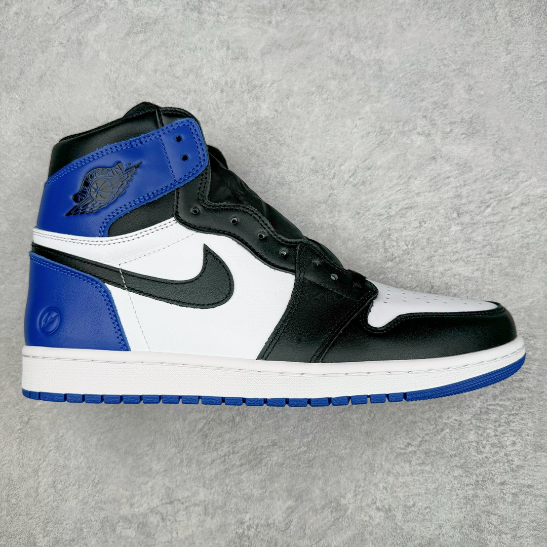 💰190 ＃FQ纯原福利‼Fragment Design x Air Jordan AJ1 Retro High 藤原浩联名大闪电 716371-040 全套原纸板楦头开发 原厂特供皮料加持 确保原汁原味 完美呈现一代版型 一比一鞋头弧度高度鞋身弧度 数据细节工艺流程均保持原鞋一致 后跟弧度收口自然对折 极致一眼正品既视感 原厂皮料 进口玻璃冲刀皮料裁剪零毛边 承诺百分百一致原鞋 全鞋电脑针车工艺 鞋面清洁度最高QC检验标准 控制溢胶 飞翼3D高频深度立体 鞋盒、防尘纸 均采购来自原厂 尺码：40.5/47.5（全码） 编码：by2936060-运动鞋