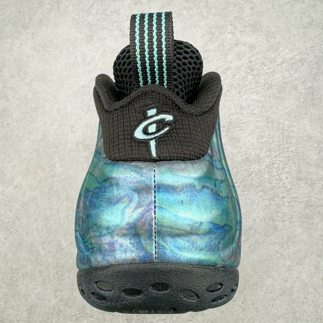 图片[8]-💰510 NK Air Foamposite One 鲍鱼喷 575420-009 莞产原底面 公司渠道同模具 鞋型发泡360度无死角 双层Zoom气垫植入 中底完美注胶 搭载原厂碳纤维材质 诞生于1997年的NK Air Foamposite系列可以说是整个球鞋历史上最为经典的系列之一 也就是我们常说的“喷”和“泡” 其中“喷”由Foamposite One代言人Penny的英文音译而来 而“泡”则来源于另一款鞋型 Foamposite Pro中\”pro\”的音译 在诞生初期 由于高昂的造价以及超前的外形 Foamposite系列的反对者不在少数 甚至有人认为这款鞋会毁掉整个球鞋行业 但事实证明这双灵感来自于甲虫 自带“黑科技”鞋面以及双层Zoom+大块碳板的太空球鞋不仅受到了大众的接受与追捧 并且成功的影响了篮球鞋的发展 SIZE：38.5 39 40 40.5 41 42 42.5 43 44 44.5 45 46 编码：by5936080-运动鞋