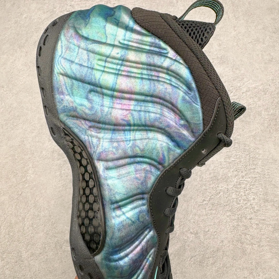 图片[6]-💰510 NK Air Foamposite One 鲍鱼喷 575420-009 莞产原底面 公司渠道同模具 鞋型发泡360度无死角 双层Zoom气垫植入 中底完美注胶 搭载原厂碳纤维材质 诞生于1997年的NK Air Foamposite系列可以说是整个球鞋历史上最为经典的系列之一 也就是我们常说的“喷”和“泡” 其中“喷”由Foamposite One代言人Penny的英文音译而来 而“泡”则来源于另一款鞋型 Foamposite Pro中\”pro\”的音译 在诞生初期 由于高昂的造价以及超前的外形 Foamposite系列的反对者不在少数 甚至有人认为这款鞋会毁掉整个球鞋行业 但事实证明这双灵感来自于甲虫 自带“黑科技”鞋面以及双层Zoom+大块碳板的太空球鞋不仅受到了大众的接受与追捧 并且成功的影响了篮球鞋的发展 SIZE：38.5 39 40 40.5 41 42 42.5 43 44 44.5 45 46 编码：by5936080-运动鞋