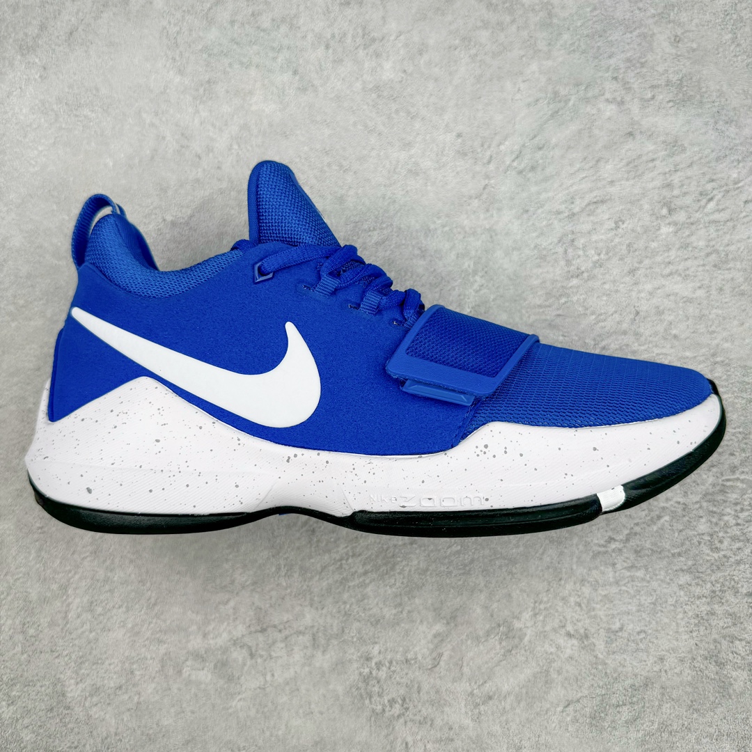＃K版纯原福利 NK Paul George PG1 保罗乔治一代签名篮球鞋 蓝白 878627-400 网眼布面与麂皮材质拼接合成的鞋身充满质感 鞋面与鞋底的鱼鳞纹路、携带扣的浮标形状设计的灵感来自于乔治最大的个人爱好一钓鱼 鞋身的F引ywire动态飞线与大绑带设计为球鞋提供了非常优秀的包妻和稳定性 中底则使用了Phylon泡棉加前掌Zoom Air气垫 带来轻盈而富有回弹力的缓震效果 球鞋后部的3M反光条设计则寓意着他那次著名的受伤事件 尺码：39 40 40.5 41 42 42.5 43 44 44.5 45 46-选品中心
