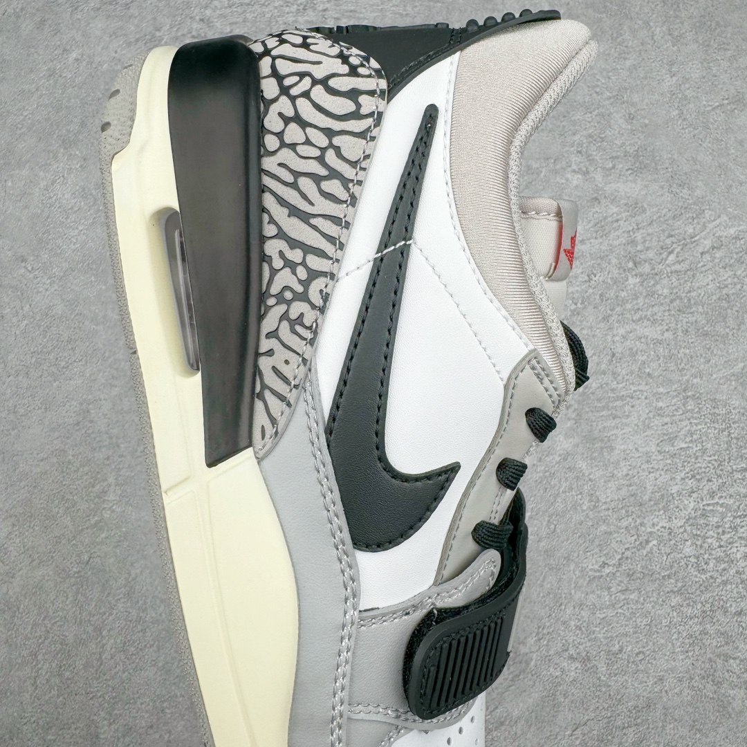 图片[6]-💰190 ＃PB Air Jordan Legacy AJ312 Low 低帮复古篮球鞋 白灰 CD7069-101 市场最强独一档产物 全套原纸板楦头开发 原厂大底磨具加持立体防滑纹理 原档数据后跟TPU子母扣魔术贴 原装可视Air Sole气垫 原汁原味最完美的312代版型 唯一正确鞋头趴度弧度高度鞋身腰线 进口港宝加持 后跟自然饱满 全鞋荧光划线卡点 追求极致完美 每一双都是工艺品 多重QC质检 超越公司货的品控标准 实实在在的免检产品 鞋身采用了皮革材质打造 横跨鞋面的魔术贴十分吸睛 侧面的Swoosh Logo的一部分被鞋面遮挡了一部分 颇具玩味 魔术贴上标有NK标识 而鞋舌上是Jordan的经典红色飞翼Logo 后跟和鞋底均采用了AJ3的设计 后跟上同样也使用了经典的爆裂纹图案 SIZE：36 36.5 37.5 38 38.5 39 40 40.5 41 42 42.5 43 44 44.5 45 46 47.5 编码：by2936060-运动鞋