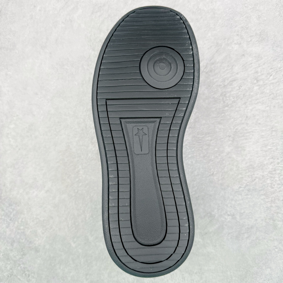 图片[9]-＃DG纯原 Rick Owens DRKSHDW x Converse TURBODRK Weapon RO瑞克欧文斯匡威联名摩登厚底运动板鞋 黑色 以 80 年代的经典篮球鞋 Weapon 为灵感 带来新诠释 超厚鞋底 高帮鞋身以及夸张的鞋舌设计都充满 Rick Owens 式的美学 原厂楦头纸板裁片完全1：1对位复模 这样最后合模拼接的时候鞋型才能以最完美的形态展现 区别于市面上所有看图做货版本 导致整个鞋型完全不对味 臃肿肥胖 根本没有展现出原版的味道 原版的灵魂就在五角星的位置 不同码数上的比例是有区别的 原版整体是修长的 皮料根据原厂色号经过了历时 3个月无数次修改 终于调整到和原版最为接近的同色摔纹荔枝皮 因为毕竟官方多次补货 官方的皮料颜色或多或少都会有稍微的色差 属于正常现象 我们买回来的几双正品样板也会有区别 鞋底模具重新开模 独立私模三色tpu橡胶组合大底 1个码数一套模具 这样做的好处的码数比较合脚 区别市场上共码普通版本 单色同色橡胶大底 尺码：35 36 37 38 38.5 39 40 40.5 41 42 42.5 43 44 44.5 45 46-选品中心