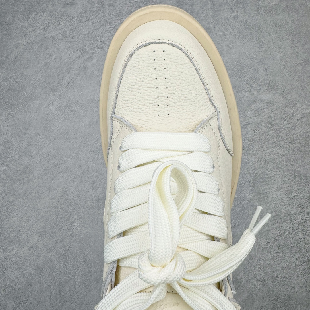 图片[4]-💰460 ＃纯原 Rick Owens DRKSHDW x Converse TURBODRK Weapon RO瑞克欧文斯匡威联名摩登厚底运动板鞋 象牙白 以 80 年代的经典篮球鞋 Weapon 为灵感 带来新诠释 超厚鞋底 高帮鞋身以及夸张的鞋舌设计都充满 Rick Owens 式的美学  原厂楦头纸板裁片完全1:1对位复模 这样最后合模拼接的时候鞋型才能以最完美的形态展现 区别于市面上所有看图做货版本 导致整个鞋型完全不对味 臃肿肥胖 根本没有展现出原版的味道 原版的灵魂就在五角星的位置 不同码数上的比例是有区别的 原版整体是修长的 皮料根据原厂色号经过了历时 3个月无数次修改 终于调整到和原版最为接近的同色摔纹荔枝皮 因为毕竟官方多次补货 官方的皮料颜色或多或少都会有稍微的色差 属于正常现象 我们买回来的几双正品样板也会有区别 鞋底模具重新开模 独立私模三色tpu橡胶组合大底 1个码数一套模具 这样做的好处的码数比较合脚 区别市场上共码普通版本 单色同色橡胶大底 尺码：35 36 37 38 38.5 39 40 40.5 41 42 42.5 43 44 44.5 45 46 编码：by5936030-运动鞋