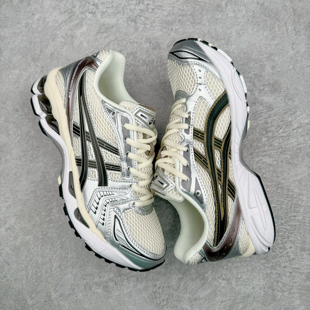 图片[3]-💰200 ASICS GEL-KAYANO 14 亚瑟士系列轻量缓震休闲运动跑步鞋 设计师 Hidenori Yamashita 以「Flash」一词为灵感，创造出未来感金属色鞋面，改造升级内在性能，由内而外全面革新，为 GEL-KAYANO 家族传承及经典跑鞋文化的延续，创下里程碑式作品。ASICS GEL – KAYANO 14 跑鞋重新诠释了复古的跑步形状，并以其 2000 年代后期的美学理念重新铺装，银色与蓝色的鞋面极为高档.网面铺陈与鞋面、鞋头多处细节位增添了透气性。ASICS GEL – KAYANO 14的鞋后跟部中底上以及多密度耐磨鞋底增加了 GEL 缓震胶，提供高抗冲击性、缓冲性、可保护脚部免受地面冲击的影响，穿着舒适性十足「入手同款」。尺码：35.5 36 37 37.5 38 39 39.5 40.5 41.5 42 42.5 43.5 44 45 编码：Bby2936070-运动鞋