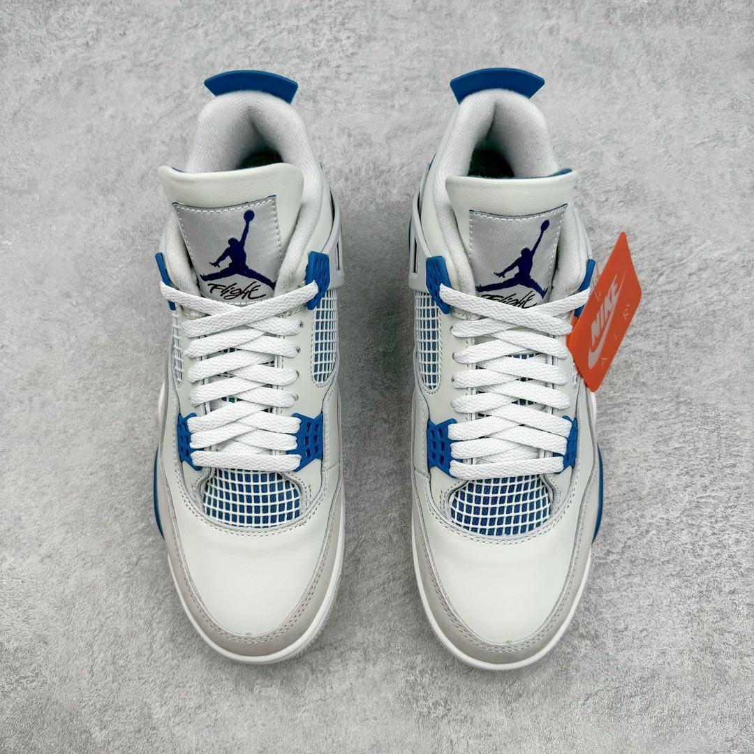 图片[2]-💰400 ＃纯原 Air Jordan AJ4 Retro \”Military Blue\” 白蓝2024 FV5029-141 全套原纸板楦头开发 原厂特供皮料加持 确保原汁原味 完美呈现四代版型 一比一鞋头弧度高度鞋身弧度 数据细节工艺流程均保持原鞋一致 原厂TPU网格鞋带扣 正确内里网布 菱角分明不变形无多余毛边 柔软性质感一致于原鞋 市场唯一原厂鞋扣模具 背面可见隐藏注塑口 原厂织唛标 原厂飞人电绣工艺 尾指中部跳三针 独家绑鞋带手法 印刷中底布 四线拉帮 米色美纹纸贴合固定 进口港宝加持 后跟自然饱满 全鞋荧光划线卡点 追求极致完美 每一双都是工艺品 多重QC质检 超越公司货的品控标准 实实在在的免检产品 尺码：40 40.5 41 42 42.5 43 44 44.5 45 46 47.5 48.5 编码：by4936070-运动鞋