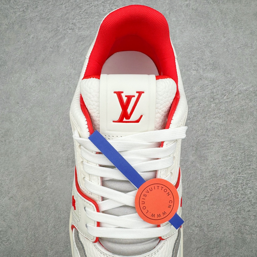 图片[5]-💰290 ＃K纯原福利‼Louis Vuitton Trainer lv时装走秀运动鞋 之前零售五六百的东西 现货套现 好好把握 市场所有版本中综合最强的货品 GD实力大厂出品  全网最全配色更新最快 最成熟的做工稳定的品控  完美鞋型超高的清洁度 零毛边线头瑕疵 全套原楦原纸版原鞋开模 全网最具灵魂的版型 正确原装黄色鞋盒 正确中底印花 鞋面印花3D高频深度立体 全鞋电脑针车 紧密相连 针距密度一致 环保乳胶注塑鞋垫 厚度脚感还原原版 皮面裁剪部位 统一油边封口工艺 原装橡胶大底含胶量大底组合零偏差 专柜全套包装 防尘袋 说明书 质保卡 男女鞋 尺码：35 36 37 38 39 40 41 42 43 44 45 46 编码：by3936060-运动鞋