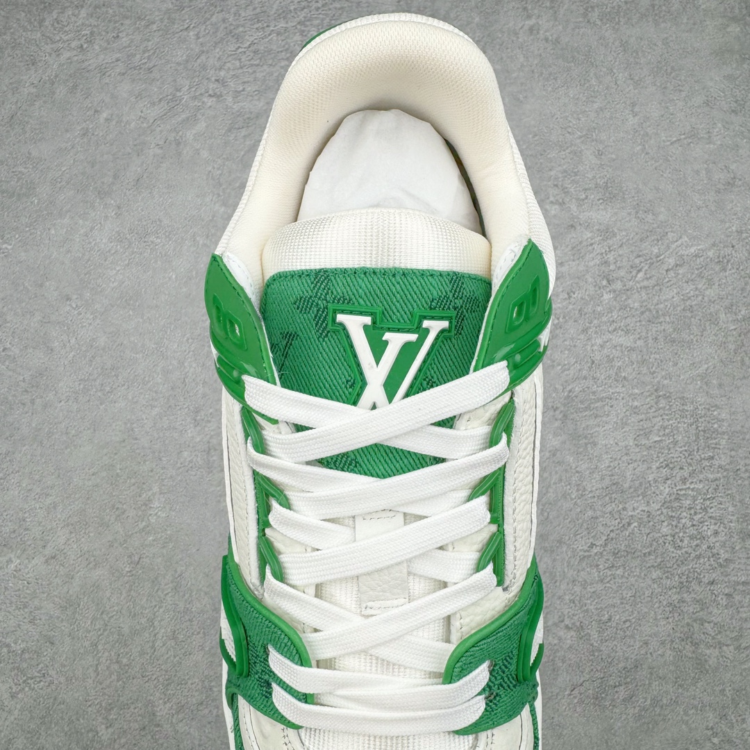 图片[5]-💰290 ＃K纯原福利‼Louis Vuitton Trainer lv时装走秀运动鞋 之前零售五六百的东西 现货套现 好好把握 市场所有版本中综合最强的货品 GD实力大厂出品  全网最全配色更新最快 最成熟的做工稳定的品控  完美鞋型超高的清洁度 零毛边线头瑕疵 全套原楦原纸版原鞋开模 全网最具灵魂的版型 正确原装黄色鞋盒 正确中底印花 鞋面印花3D高频深度立体 全鞋电脑针车 紧密相连 针距密度一致 环保乳胶注塑鞋垫 厚度脚感还原原版 皮面裁剪部位 统一油边封口工艺 原装橡胶大底含胶量大底组合零偏差 专柜全套包装 防尘袋 说明书 质保卡 男女鞋 尺码：35 36 37 38 39 40 41 42 43 44 45 46 编码：by3936060-运动鞋