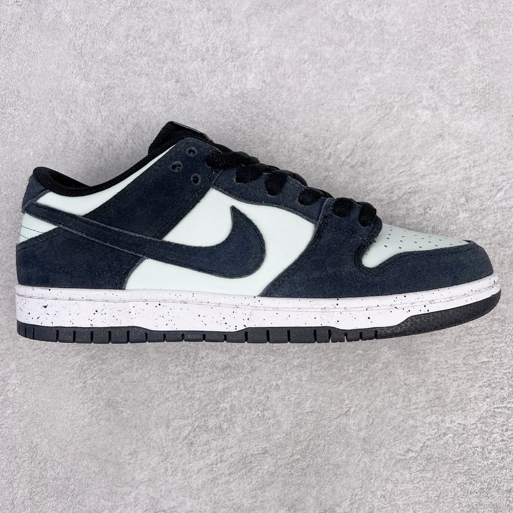 💰260 ＃CF纯原 NK Dunk Low 黑绿钻石 854866-003 大厂出品 极力推荐 原装头层材料 独家版型蒸餾加工帶來的是更好的视觉和脚感体验大厂纯原品质出货 清洁度 电绣工艺 皮料切割干净无任何毛边 细节完美 尺码：39 40 40.5 41 42 42.5 43 44 44.5 45 编码：by3936030-运动鞋