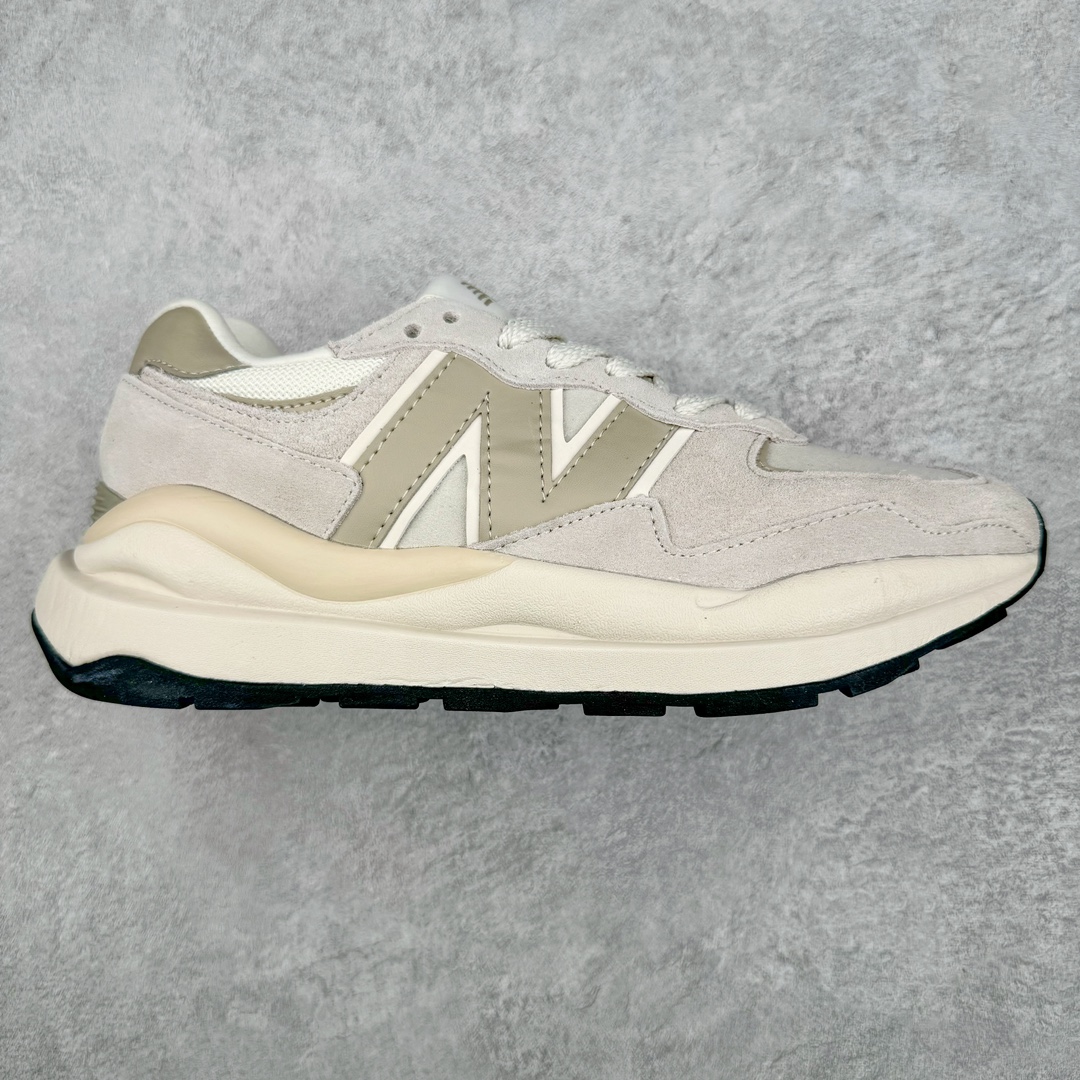 图片[6]-💰120 ＃福利特价‼New Balance/新百伦 NB5740系列复古休闲运动跑鞋 特别以1988年首度面世的经典574作为设计蓝本 保留574简约易衬的80s鞋型轮廓 同时再加以向90年代特立独行的抢眼美学致敬 凭借多种严选的优质素材重塑出让人耳目一新又充满层次感的革新中低结构 另一方面 为呼应90年代的巨大化潮流 鞋侧也点题采用了相应的巨大化N字Logo 并且加上反光细节点缀 再结合同样启发自574并经过改良的抓地鞋底 可谓集结两大年代的注目设计元素 尺码：36 36.5 37 37.5 38 38.5 39 40 40.5 41 42 42.5 43 44 45 编码：by1936090-运动鞋