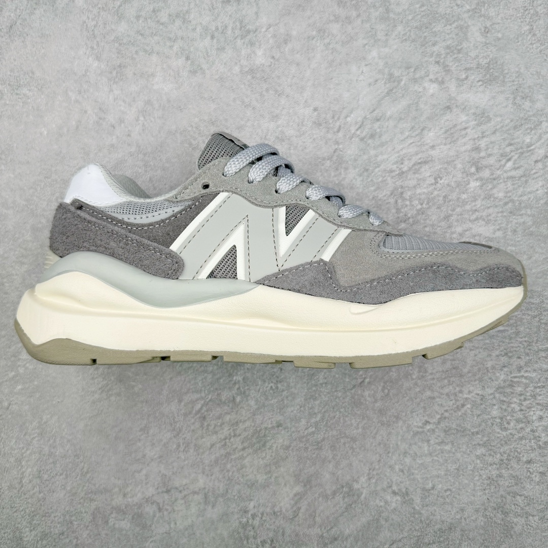 图片[5]-💰120 ＃福利特价‼New Balance/新百伦 NB5740系列复古休闲运动跑鞋 特别以1988年首度面世的经典574作为设计蓝本 保留574简约易衬的80s鞋型轮廓 同时再加以向90年代特立独行的抢眼美学致敬 凭借多种严选的优质素材重塑出让人耳目一新又充满层次感的革新中低结构 另一方面 为呼应90年代的巨大化潮流 鞋侧也点题采用了相应的巨大化N字Logo 并且加上反光细节点缀 再结合同样启发自574并经过改良的抓地鞋底 可谓集结两大年代的注目设计元素 尺码：36 36.5 37 37.5 38 38.5 39 40 40.5 41 42 42.5 43 44 45 编码：by1936090-运动鞋