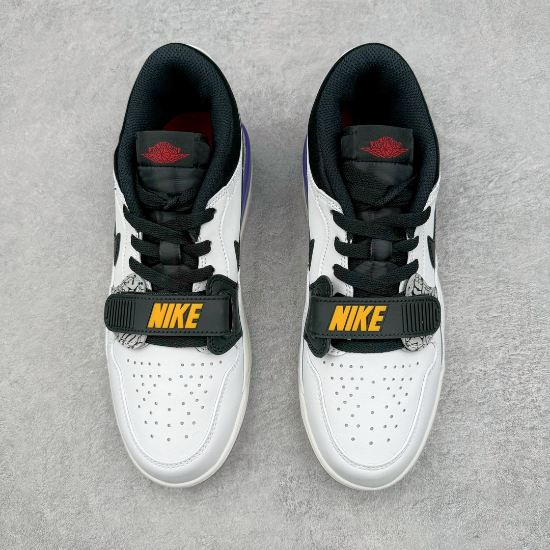 图片[2]-💰190 ＃PB Air Jordan Legacy AJ312 Low 低帮复古篮球鞋 白紫黄 CD7069-006 市场最强独一档产物 全套原纸板楦头开发 原厂大底磨具加持立体防滑纹理 原档数据后跟TPU子母扣魔术贴 原装可视Air Sole气垫 原汁原味最完美的312代版型 唯一正确鞋头趴度弧度高度鞋身腰线 进口港宝加持 后跟自然饱满 全鞋荧光划线卡点 追求极致完美 每一双都是工艺品 多重QC质检 超越公司货的品控标准 实实在在的免检产品 鞋身采用了皮革材质打造 横跨鞋面的魔术贴十分吸睛 侧面的Swoosh Logo的一部分被鞋面遮挡了一部分 颇具玩味 魔术贴上标有NK标识 而鞋舌上是Jordan的经典红色飞翼Logo 后跟和鞋底均采用了AJ3的设计 后跟上同样也使用了经典的爆裂纹图案 SIZE：36 36.5 37.5 38 38.5 39 40 40.5 41 42 42.5 43 44 44.5 45 46 47.5 编码：by2936060-运动鞋