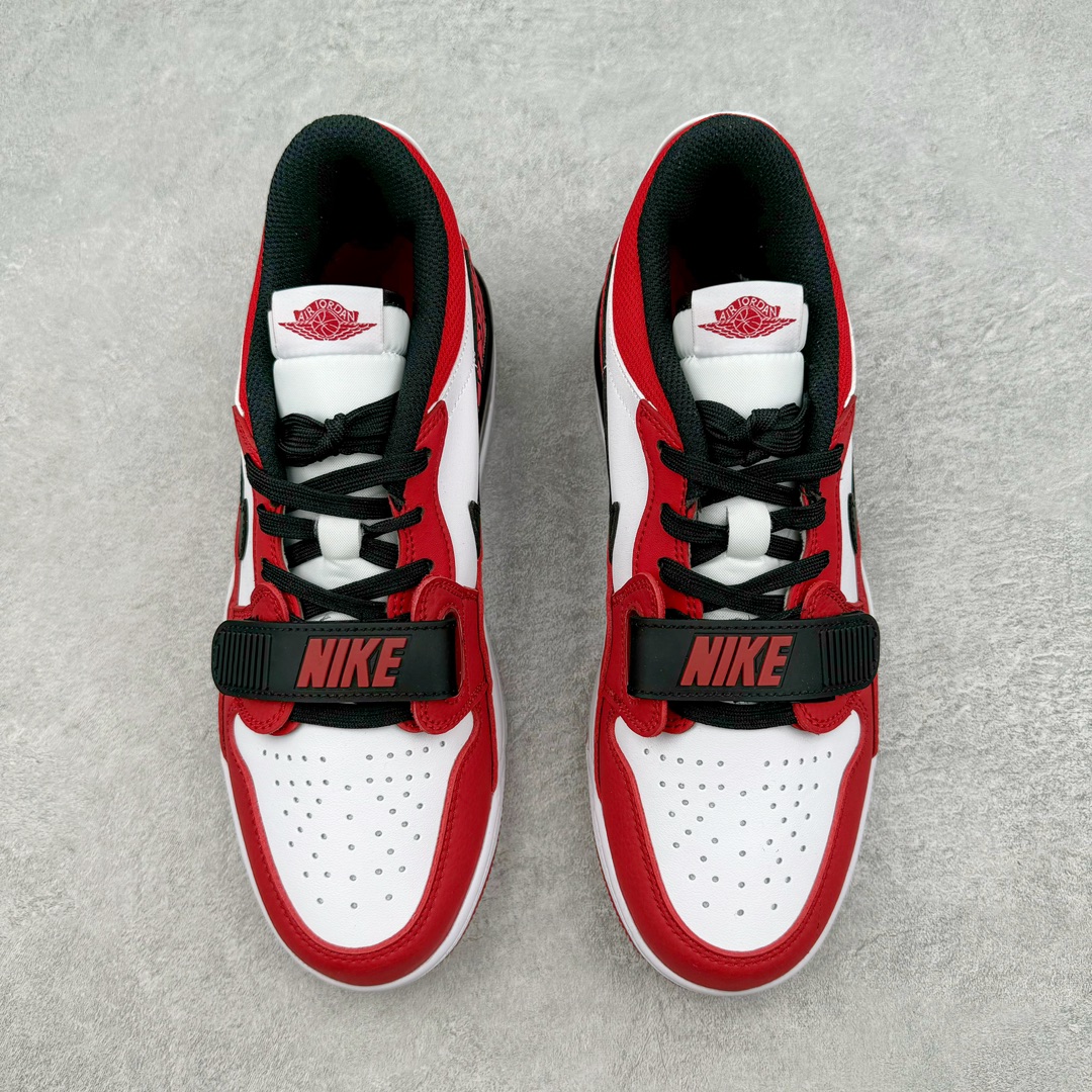 图片[2]-💰190 ＃PB Air Jordan Legacy AJ312 Low 低帮复古篮球鞋 白黑红芝加哥 CD7069-116 市场最强独一档产物 全套原纸板楦头开发 原厂大底磨具加持立体防滑纹理 原档数据后跟TPU子母扣魔术贴 原装可视Air Sole气垫 原汁原味最完美的312代版型 唯一正确鞋头趴度弧度高度鞋身腰线 进口港宝加持 后跟自然饱满 全鞋荧光划线卡点 追求极致完美 每一双都是工艺品 多重QC质检 超越公司货的品控标准 实实在在的免检产品 鞋身采用了皮革材质打造 横跨鞋面的魔术贴十分吸睛 侧面的Swoosh Logo的一部分被鞋面遮挡了一部分 颇具玩味 魔术贴上标有NK标识 而鞋舌上是Jordan的经典红色飞翼Logo 后跟和鞋底均采用了AJ3的设计 后跟上同样也使用了经典的爆裂纹图案 SIZE：36 36.5 37.5 38 38.5 39 40 40.5 41 42 42.5 43 44 44.5 45 46 47.5 编码：by2936060-运动鞋