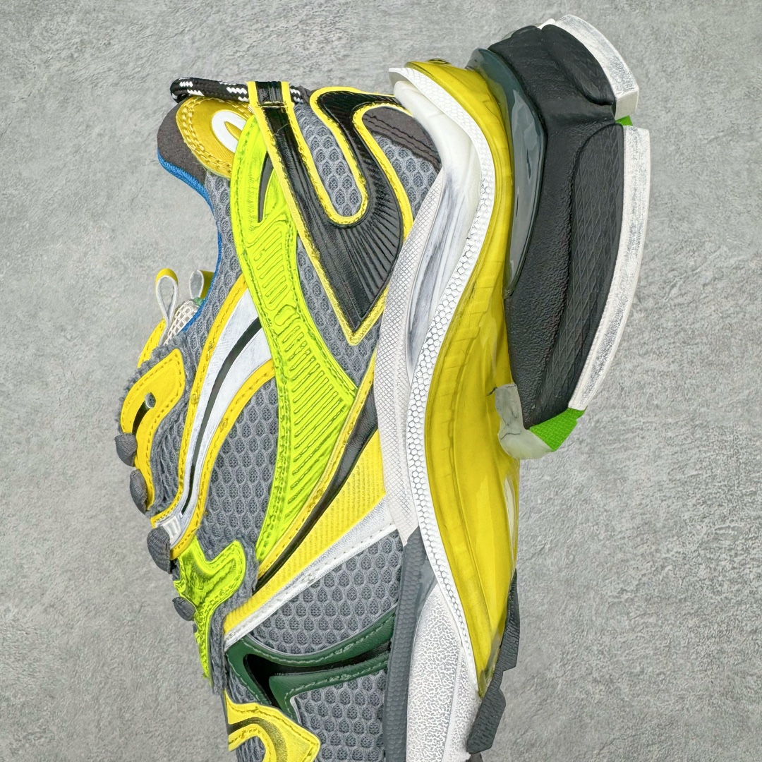 图片[7]-＃VG零售版 BALENCIAGA Runner Sneaker 巴黎世家七代慢跑系列低帮复古野跑潮流运动鞋老爹鞋 尼龙和网布材质 磨损效果 鞋头边缘印有尺码 背面浮印尺码 外侧印有跑者徽标 鞋舌刺绣 Balenciaga 品牌标识 鞋跟背面 Balenciaga品牌标识 材质采用65%聚氨酯、35%聚酯纤维 全新 Runner 鞋型轮廓借鉴于 2000 年初的复古线条 搭载大网眼面料制成鞋面基础，由粉色、白色尼龍与橡胶质地覆盖鞋面诠释线条感 当中透过几道手缝线与折损痕更是精准的掌握历经时间淬炼的破旧痕迹 延续其手法至鞋领、鞋跟、鞋带、中底等部分均饰有破损及脏污之貌 尤其是鞋领处与鞋带孔眼条更是采用不规则做旧技术将内容物泡棉随机露出 尺码：35 36 37 38 39 40 41 42 43 44 45 46-选品中心