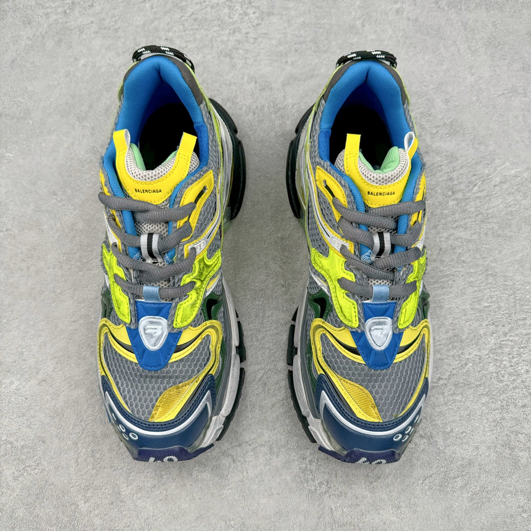 图片[2]-＃VG零售版 BALENCIAGA Runner Sneaker 巴黎世家七代慢跑系列低帮复古野跑潮流运动鞋老爹鞋 尼龙和网布材质 磨损效果 鞋头边缘印有尺码 背面浮印尺码 外侧印有跑者徽标 鞋舌刺绣 Balenciaga 品牌标识 鞋跟背面 Balenciaga品牌标识 材质采用65%聚氨酯、35%聚酯纤维 全新 Runner 鞋型轮廓借鉴于 2000 年初的复古线条 搭载大网眼面料制成鞋面基础，由粉色、白色尼龍与橡胶质地覆盖鞋面诠释线条感 当中透过几道手缝线与折损痕更是精准的掌握历经时间淬炼的破旧痕迹 延续其手法至鞋领、鞋跟、鞋带、中底等部分均饰有破损及脏污之貌 尤其是鞋领处与鞋带孔眼条更是采用不规则做旧技术将内容物泡棉随机露出 尺码：35 36 37 38 39 40 41 42 43 44 45 46-选品中心