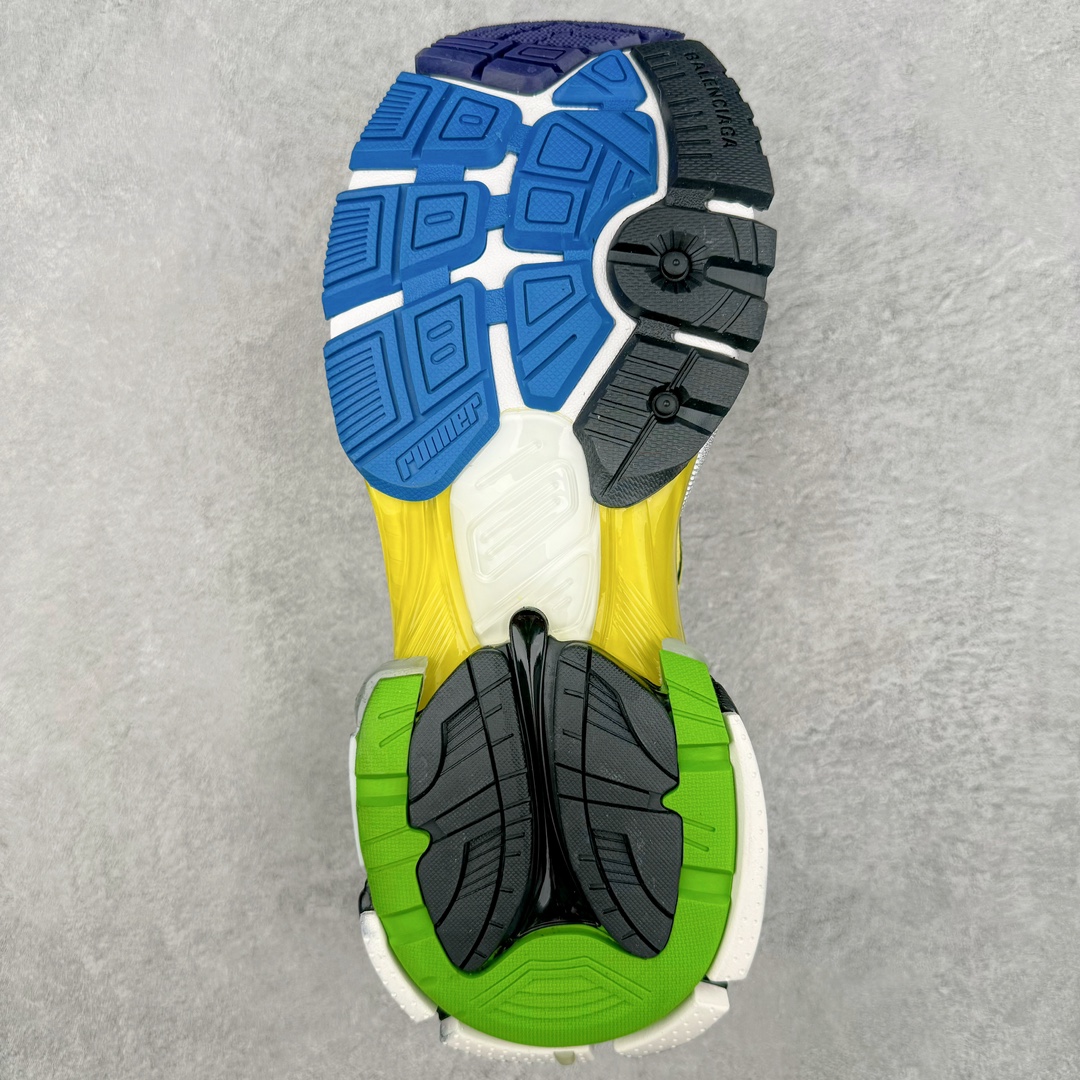 图片[9]-＃VG零售版 BALENCIAGA Runner Sneaker 巴黎世家七代慢跑系列低帮复古野跑潮流运动鞋老爹鞋 尼龙和网布材质 磨损效果 鞋头边缘印有尺码 背面浮印尺码 外侧印有跑者徽标 鞋舌刺绣 Balenciaga 品牌标识 鞋跟背面 Balenciaga品牌标识 材质采用65%聚氨酯、35%聚酯纤维 全新 Runner 鞋型轮廓借鉴于 2000 年初的复古线条 搭载大网眼面料制成鞋面基础，由粉色、白色尼龍与橡胶质地覆盖鞋面诠释线条感 当中透过几道手缝线与折损痕更是精准的掌握历经时间淬炼的破旧痕迹 延续其手法至鞋领、鞋跟、鞋带、中底等部分均饰有破损及脏污之貌 尤其是鞋领处与鞋带孔眼条更是采用不规则做旧技术将内容物泡棉随机露出 尺码：35 36 37 38 39 40 41 42 43 44 45 46-选品中心