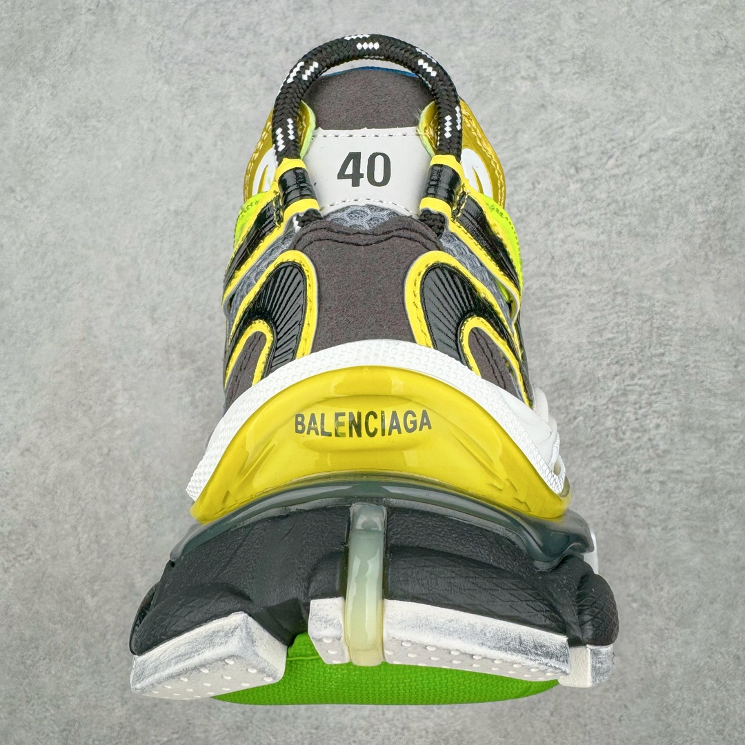 图片[8]-＃VG零售版 BALENCIAGA Runner Sneaker 巴黎世家七代慢跑系列低帮复古野跑潮流运动鞋老爹鞋 尼龙和网布材质 磨损效果 鞋头边缘印有尺码 背面浮印尺码 外侧印有跑者徽标 鞋舌刺绣 Balenciaga 品牌标识 鞋跟背面 Balenciaga品牌标识 材质采用65%聚氨酯、35%聚酯纤维 全新 Runner 鞋型轮廓借鉴于 2000 年初的复古线条 搭载大网眼面料制成鞋面基础，由粉色、白色尼龍与橡胶质地覆盖鞋面诠释线条感 当中透过几道手缝线与折损痕更是精准的掌握历经时间淬炼的破旧痕迹 延续其手法至鞋领、鞋跟、鞋带、中底等部分均饰有破损及脏污之貌 尤其是鞋领处与鞋带孔眼条更是采用不规则做旧技术将内容物泡棉随机露出 尺码：35 36 37 38 39 40 41 42 43 44 45 46-选品中心