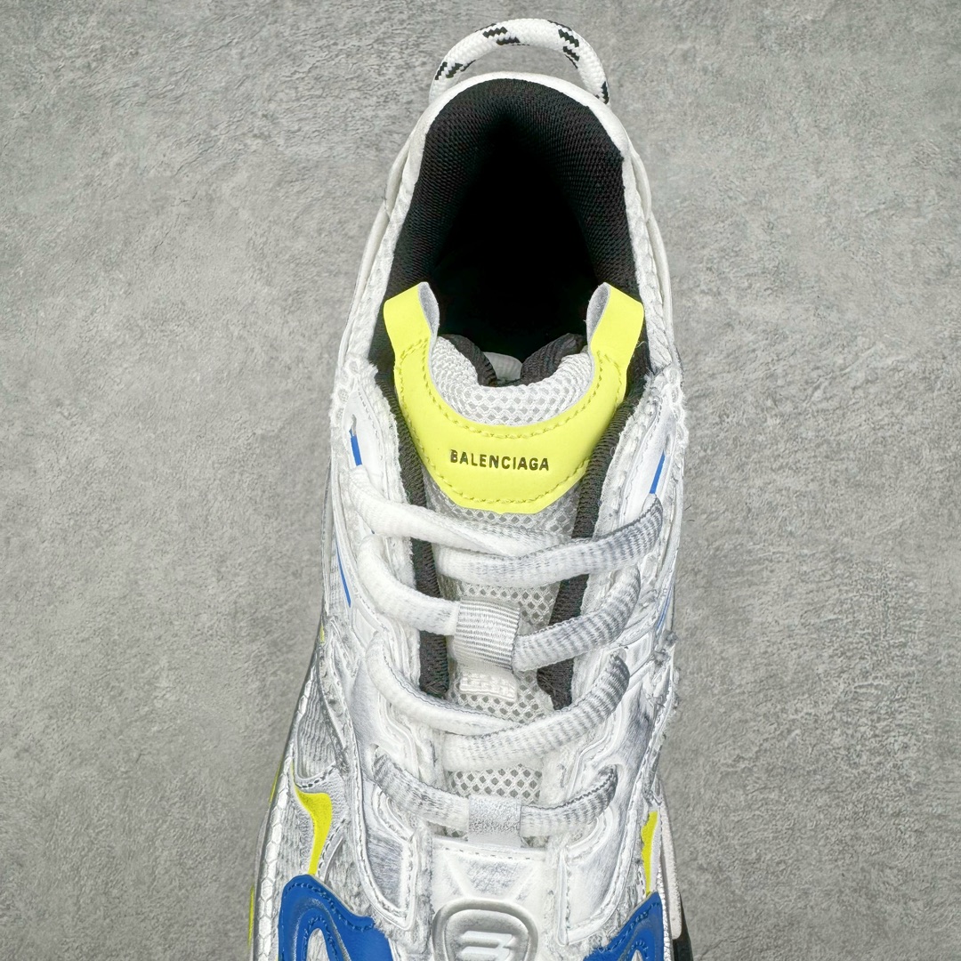 图片[5]-＃VG零售版 BALENCIAGA Runner Sneaker 巴黎世家七代慢跑系列低帮复古野跑潮流运动鞋老爹鞋 尼龙和网布材质 磨损效果 鞋头边缘印有尺码 背面浮印尺码 外侧印有跑者徽标 鞋舌刺绣 Balenciaga 品牌标识 鞋跟背面 Balenciaga品牌标识 材质采用65%聚氨酯、35%聚酯纤维 全新 Runner 鞋型轮廓借鉴于 2000 年初的复古线条 搭载大网眼面料制成鞋面基础，由粉色、白色尼龍与橡胶质地覆盖鞋面诠释线条感 当中透过几道手缝线与折损痕更是精准的掌握历经时间淬炼的破旧痕迹 延续其手法至鞋领、鞋跟、鞋带、中底等部分均饰有破损及脏污之貌 尤其是鞋领处与鞋带孔眼条更是采用不规则做旧技术将内容物泡棉随机露出 尺码：35 36 37 38 39 40 41 42 43 44 45 46-选品中心