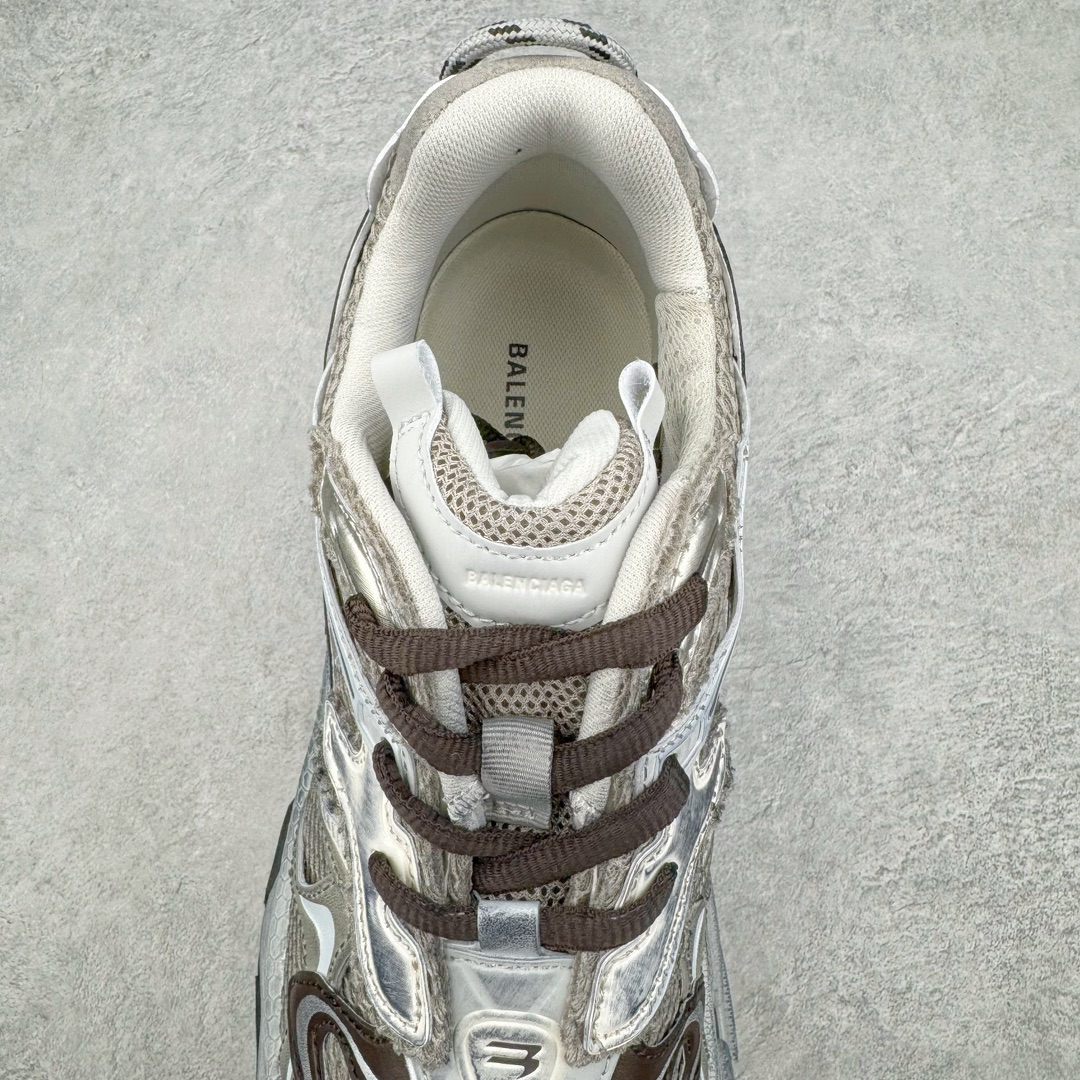 图片[5]-＃VG零售版 BALENCIAGA Runner Sneaker 巴黎世家七代慢跑系列低帮复古野跑潮流运动鞋老爹鞋 尼龙和网布材质 磨损效果 鞋头边缘印有尺码 背面浮印尺码 外侧印有跑者徽标 鞋舌刺绣 Balenciaga 品牌标识 鞋跟背面 Balenciaga品牌标识 材质采用65%聚氨酯、35%聚酯纤维 全新 Runner 鞋型轮廓借鉴于 2000 年初的复古线条 搭载大网眼面料制成鞋面基础，由粉色、白色尼龍与橡胶质地覆盖鞋面诠释线条感 当中透过几道手缝线与折损痕更是精准的掌握历经时间淬炼的破旧痕迹 延续其手法至鞋领、鞋跟、鞋带、中底等部分均饰有破损及脏污之貌 尤其是鞋领处与鞋带孔眼条更是采用不规则做旧技术将内容物泡棉随机露出 尺码：35 36 37 38 39 40 41 42 43 44 45 46-选品中心