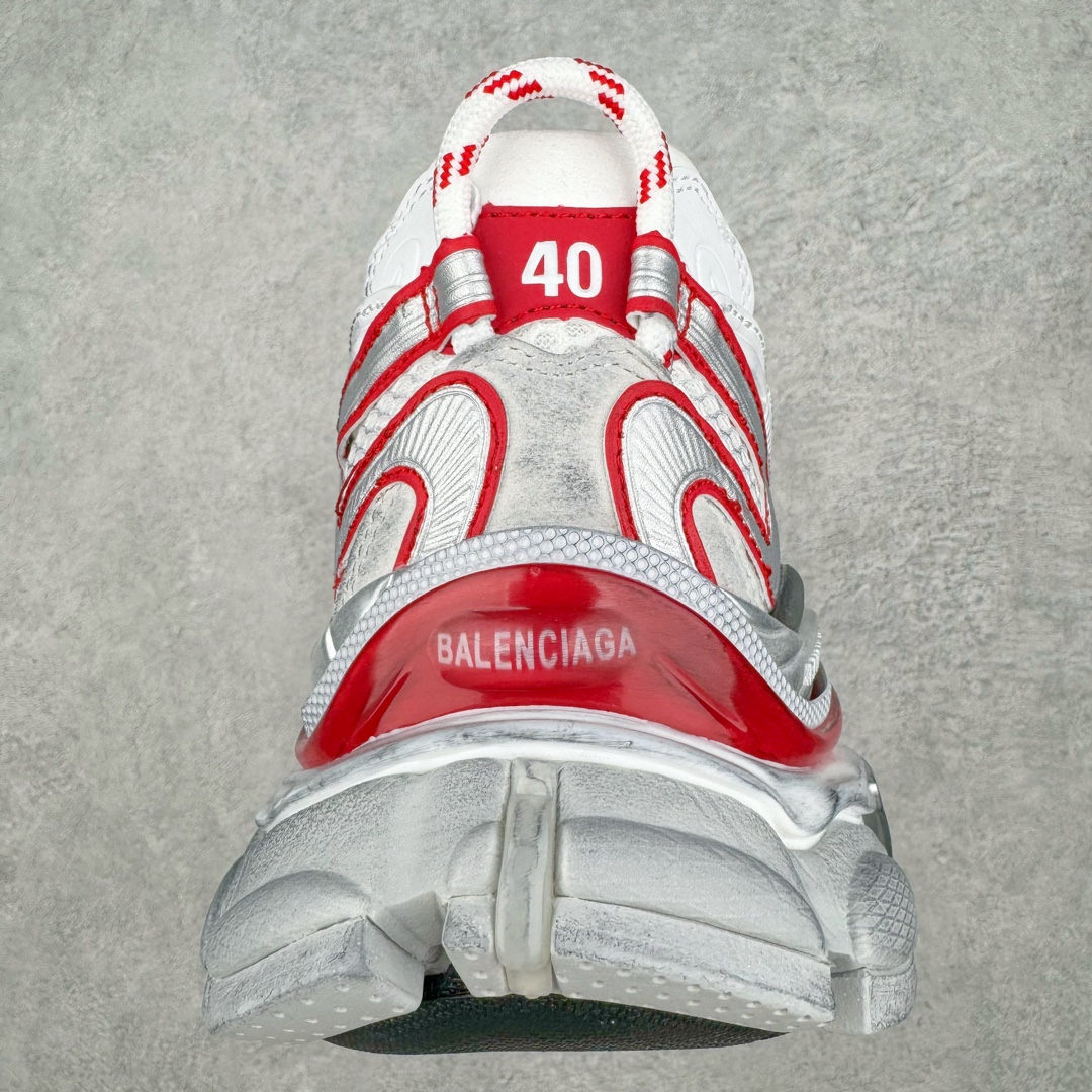 图片[8]-＃VG零售版 BALENCIAGA Runner Sneaker 巴黎世家七代慢跑系列低帮复古野跑潮流运动鞋老爹鞋 尼龙和网布材质 磨损效果 鞋头边缘印有尺码 背面浮印尺码 外侧印有跑者徽标 鞋舌刺绣 Balenciaga 品牌标识 鞋跟背面 Balenciaga品牌标识 材质采用65%聚氨酯、35%聚酯纤维 全新 Runner 鞋型轮廓借鉴于 2000 年初的复古线条 搭载大网眼面料制成鞋面基础，由粉色、白色尼龍与橡胶质地覆盖鞋面诠释线条感 当中透过几道手缝线与折损痕更是精准的掌握历经时间淬炼的破旧痕迹 延续其手法至鞋领、鞋跟、鞋带、中底等部分均饰有破损及脏污之貌 尤其是鞋领处与鞋带孔眼条更是采用不规则做旧技术将内容物泡棉随机露出 尺码：35 36 37 38 39 40 41 42 43 44 45 46-选品中心