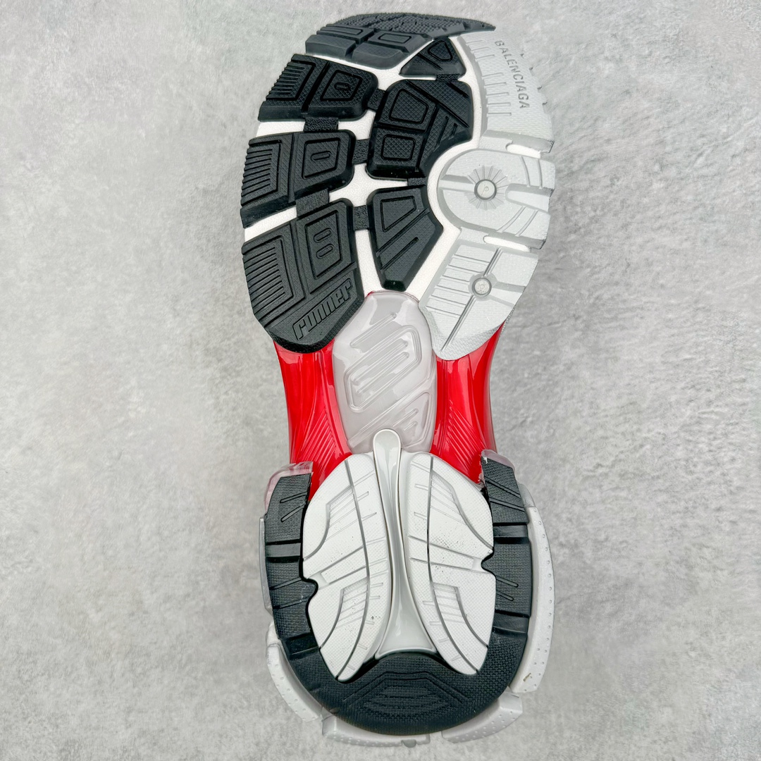 图片[9]-＃VG零售版 BALENCIAGA Runner Sneaker 巴黎世家七代慢跑系列低帮复古野跑潮流运动鞋老爹鞋 尼龙和网布材质 磨损效果 鞋头边缘印有尺码 背面浮印尺码 外侧印有跑者徽标 鞋舌刺绣 Balenciaga 品牌标识 鞋跟背面 Balenciaga品牌标识 材质采用65%聚氨酯、35%聚酯纤维 全新 Runner 鞋型轮廓借鉴于 2000 年初的复古线条 搭载大网眼面料制成鞋面基础，由粉色、白色尼龍与橡胶质地覆盖鞋面诠释线条感 当中透过几道手缝线与折损痕更是精准的掌握历经时间淬炼的破旧痕迹 延续其手法至鞋领、鞋跟、鞋带、中底等部分均饰有破损及脏污之貌 尤其是鞋领处与鞋带孔眼条更是采用不规则做旧技术将内容物泡棉随机露出 尺码：35 36 37 38 39 40 41 42 43 44 45 46-选品中心