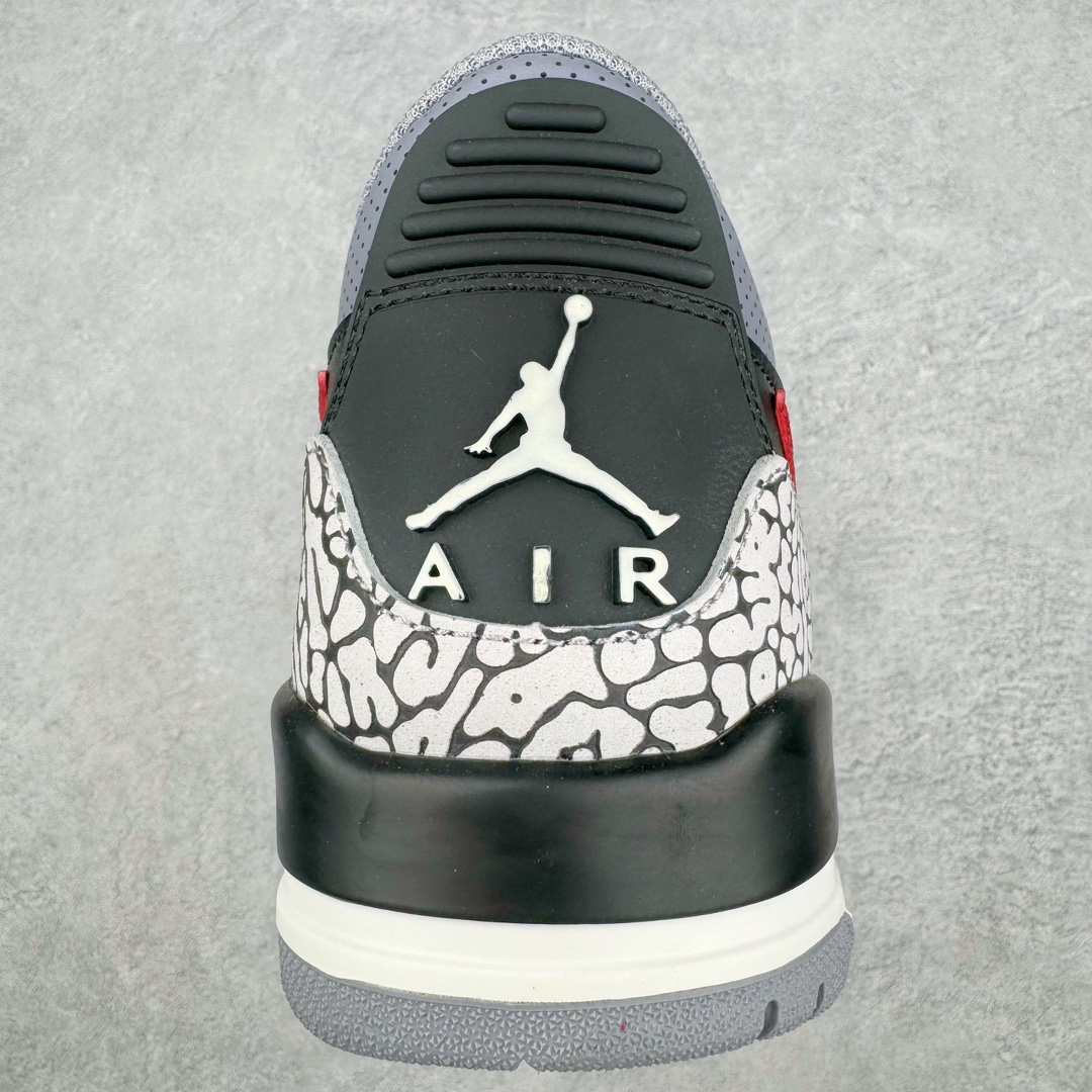 图片[8]-💰190 ＃PB Air Jordan Legacy AJ312 Low 低帮复古篮球鞋 黑红 CD9054-006 市场最强独一档产物 全套原纸板楦头开发 原厂大底磨具加持立体防滑纹理 原档数据后跟TPU子母扣魔术贴 原装可视Air Sole气垫 原汁原味最完美的312代版型 唯一正确鞋头趴度弧度高度鞋身腰线 进口港宝加持 后跟自然饱满 全鞋荧光划线卡点 追求极致完美 每一双都是工艺品 多重QC质检 超越公司货的品控标准 实实在在的免检产品 鞋身采用了皮革材质打造 横跨鞋面的魔术贴十分吸睛 侧面的Swoosh Logo的一部分被鞋面遮挡了一部分 颇具玩味 魔术贴上标有NK标识 而鞋舌上是Jordan的经典红色飞翼Logo 后跟和鞋底均采用了AJ3的设计 后跟上同样也使用了经典的爆裂纹图案 SIZE：36 36.5 37.5 38 38.5 39 40 40.5 41 42 42.5 43 44 44.5 45 46 47.5 编码：by2936060-运动鞋