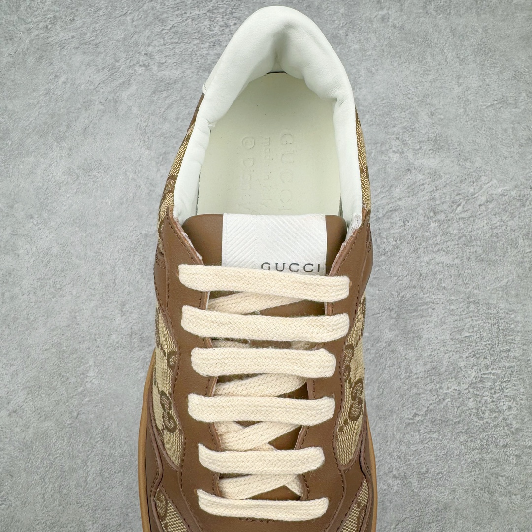 图片[5]-＃纯原福利 Gucci Chunky B Screener GG 古驰饼干鞋运动休闲鞋系列 纯原级别 原版盒子 官方一致原版 原标原盒 官方全套配件 原装雪梨形超软沙绒纸团 手工上线 不开胶 该品牌鞋款在制作中使用的是环保植物胶水 采用版凝胶技术(空胶工艺）存在一些缝隙属于正常现象 不用担心会影响到您的正常使用效果 采用厚底结构 巧妙运用外观设计、配色和材质三重元素 展现出复古风范 别致的橡胶鞋底 搭配米色和乌木色经典GG帆布鞋身及同色调皮革滚边 突显时尚大气的品味 尺码：35 36 37 38 39 40 41 42 43 44 45-选品中心