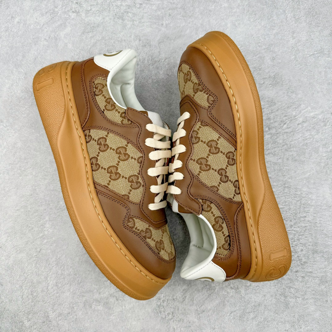图片[3]-＃纯原福利 Gucci Chunky B Screener GG 古驰饼干鞋运动休闲鞋系列 纯原级别 原版盒子 官方一致原版 原标原盒 官方全套配件 原装雪梨形超软沙绒纸团 手工上线 不开胶 该品牌鞋款在制作中使用的是环保植物胶水 采用版凝胶技术(空胶工艺）存在一些缝隙属于正常现象 不用担心会影响到您的正常使用效果 采用厚底结构 巧妙运用外观设计、配色和材质三重元素 展现出复古风范 别致的橡胶鞋底 搭配米色和乌木色经典GG帆布鞋身及同色调皮革滚边 突显时尚大气的品味 尺码：35 36 37 38 39 40 41 42 43 44 45-选品中心
