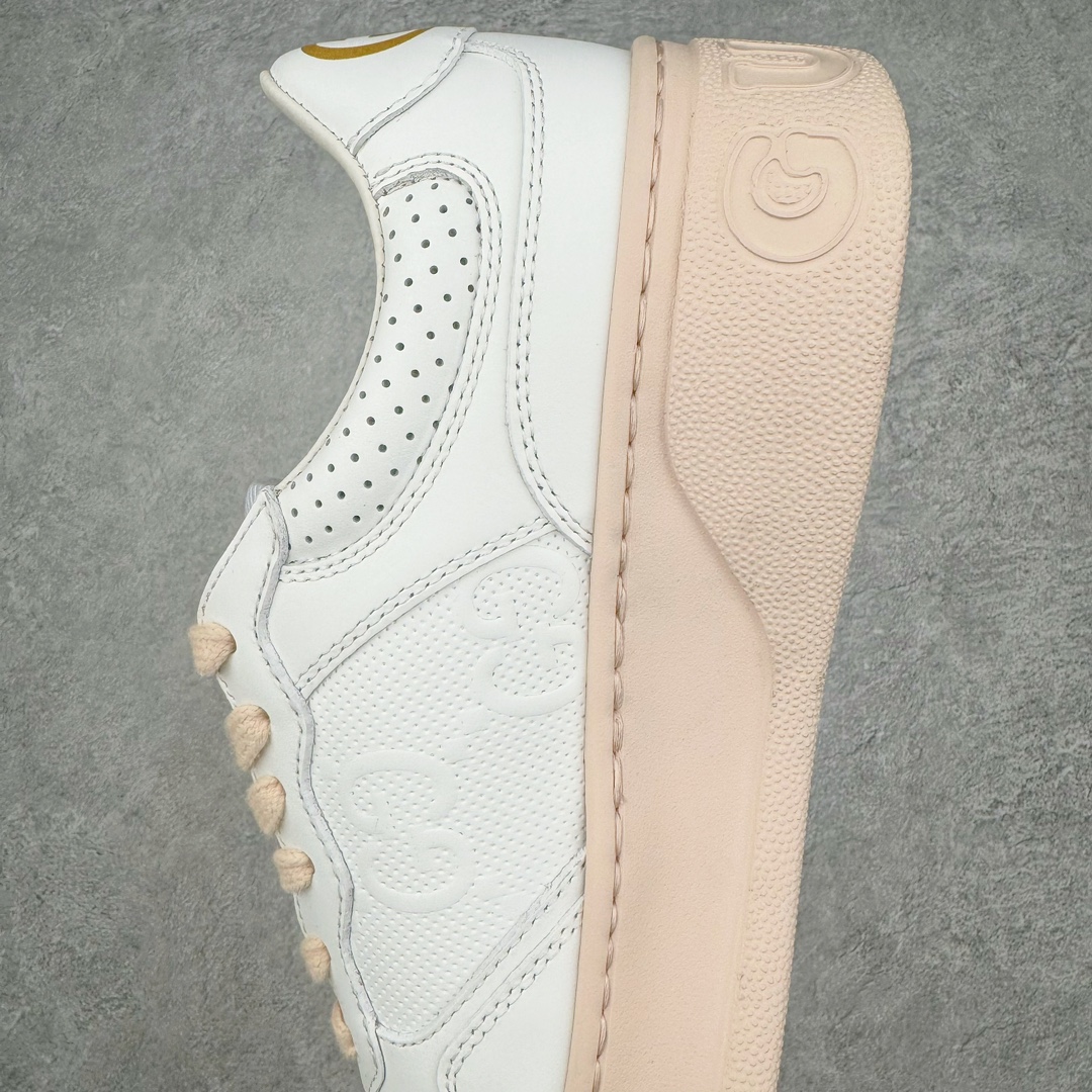 图片[7]-＃纯原福利 Gucci Chunky B Screener GG 古驰饼干鞋运动休闲鞋系列 纯原级别 原版盒子 官方一致原版 原标原盒 官方全套配件 原装雪梨形超软沙绒纸团 手工上线 不开胶 该品牌鞋款在制作中使用的是环保植物胶水 采用版凝胶技术(空胶工艺）存在一些缝隙属于正常现象 不用担心会影响到您的正常使用效果 采用厚底结构 巧妙运用外观设计、配色和材质三重元素 展现出复古风范 别致的橡胶鞋底 搭配米色和乌木色经典GG帆布鞋身及同色调皮革滚边 突显时尚大气的品味 尺码：35 36 37 38 39 40 41 42 43 44 45-选品中心