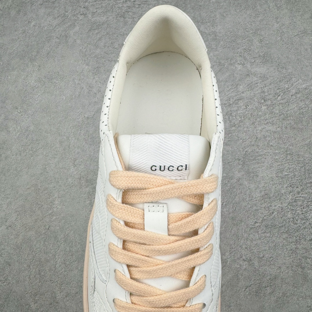 图片[5]-＃纯原福利 Gucci Chunky B Screener GG 古驰饼干鞋运动休闲鞋系列 纯原级别 原版盒子 官方一致原版 原标原盒 官方全套配件 原装雪梨形超软沙绒纸团 手工上线 不开胶 该品牌鞋款在制作中使用的是环保植物胶水 采用版凝胶技术(空胶工艺）存在一些缝隙属于正常现象 不用担心会影响到您的正常使用效果 采用厚底结构 巧妙运用外观设计、配色和材质三重元素 展现出复古风范 别致的橡胶鞋底 搭配米色和乌木色经典GG帆布鞋身及同色调皮革滚边 突显时尚大气的品味 尺码：35 36 37 38 39 40 41 42 43 44 45-选品中心