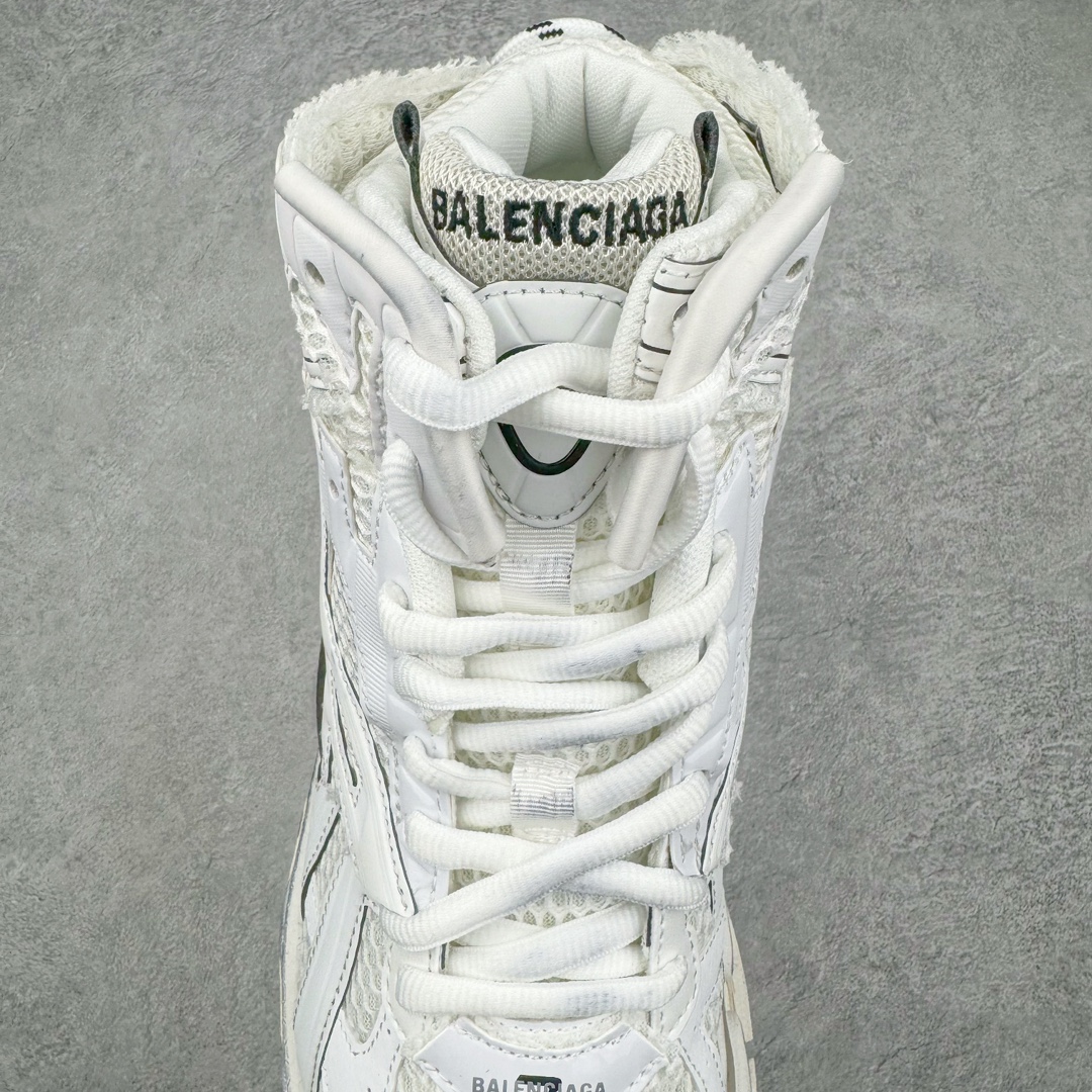 图片[5]-💰570 ＃VG零售版 BALENCIAGA Runner Sneaker 巴黎世家七代慢跑系列高帮复古野跑潮流姥爹风百搭休闲运动慢跑鞋 材质：70%聚酯纤维、30%聚氨酯• 不含皮革• 运动鞋• 网布材质• 磨损效果• 鞋头边缘印有尺码• 背面浮印尺码• 外侧印有跑者徽标• 鞋舌刺绣 Balenciaga 品牌标识• 鞋跟背面Balenciaga品牌标识• 后帮拉袢• 用软布擦拭Balenciaga 继携手 Kanye West 打造全新专辑《DONDA》周边服饰系列后，今回便是带来早前由 Justin Bieber 与法国影后 Isabelle Huppert 等人出镜演绎的全新 Runner 鞋款上架情报。全新 Runner 鞋型轮廓借鉴于 2000 年初的复古线条，搭载大网眼面料制成鞋面基础，由粉色、白色尼龍与橡胶质地覆盖鞋面诠释线条感，当中透过几道手缝线与折损痕更是精准的掌握历经时间淬炼的破旧痕迹，延续其手法至鞋领、鞋跟、鞋带、中底等部分均饰有破损及脏污之貌，尤其是鞋领处与鞋带孔眼条更是采用不规则做旧技术将内容物泡棉随机露出。尺码：35 36 37 38 39 40 41 42 43 44 45 46 编码：by6936030-运动鞋