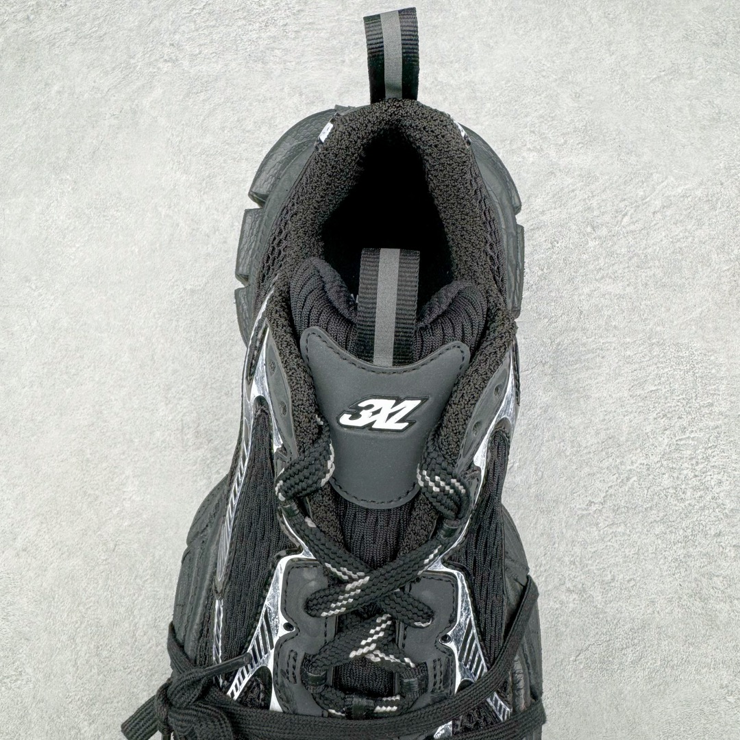 图片[5]-＃OG纯原福利 BALENCIAGA 3XL Sneakers 巴黎世家十代网布系带低帮走秀复古老爹鞋 黑色闪钻 全套原纸板楦头开发 最原汁原味的灵魂版型 全鞋荧光划线卡点 胶水把控整洁度追求极致完美 每一双都是工艺品 多重QC质检 超越公司货的品控标准 实实在在的免检产品 原盒原配 正确字体电绣 粗细、位置、大小正确 侧边TPU 透气孔匹配意产原版 正确分离大底 TPU软底 原版一致大底LOGO 立体感十足 原厂皮料水洗做旧 采购原厂网纱 不含皮革 网布材料和聚氨酯 磨损效果 鞋头边缘和后帮 Balenciaga 徽标 鞋面和后跟凸印尺码 鞋舌 3XL 橡胶品牌标识和反光细节 鞋帮拉袢和鞋舌拉祥 配反光细节 备用鞋带在鞋履前侧 可在穿着前取下 便于不同造型搭配 偏大一码 尺码：35 36 37 38 39 40 41 42 43 44 45 46-选品中心