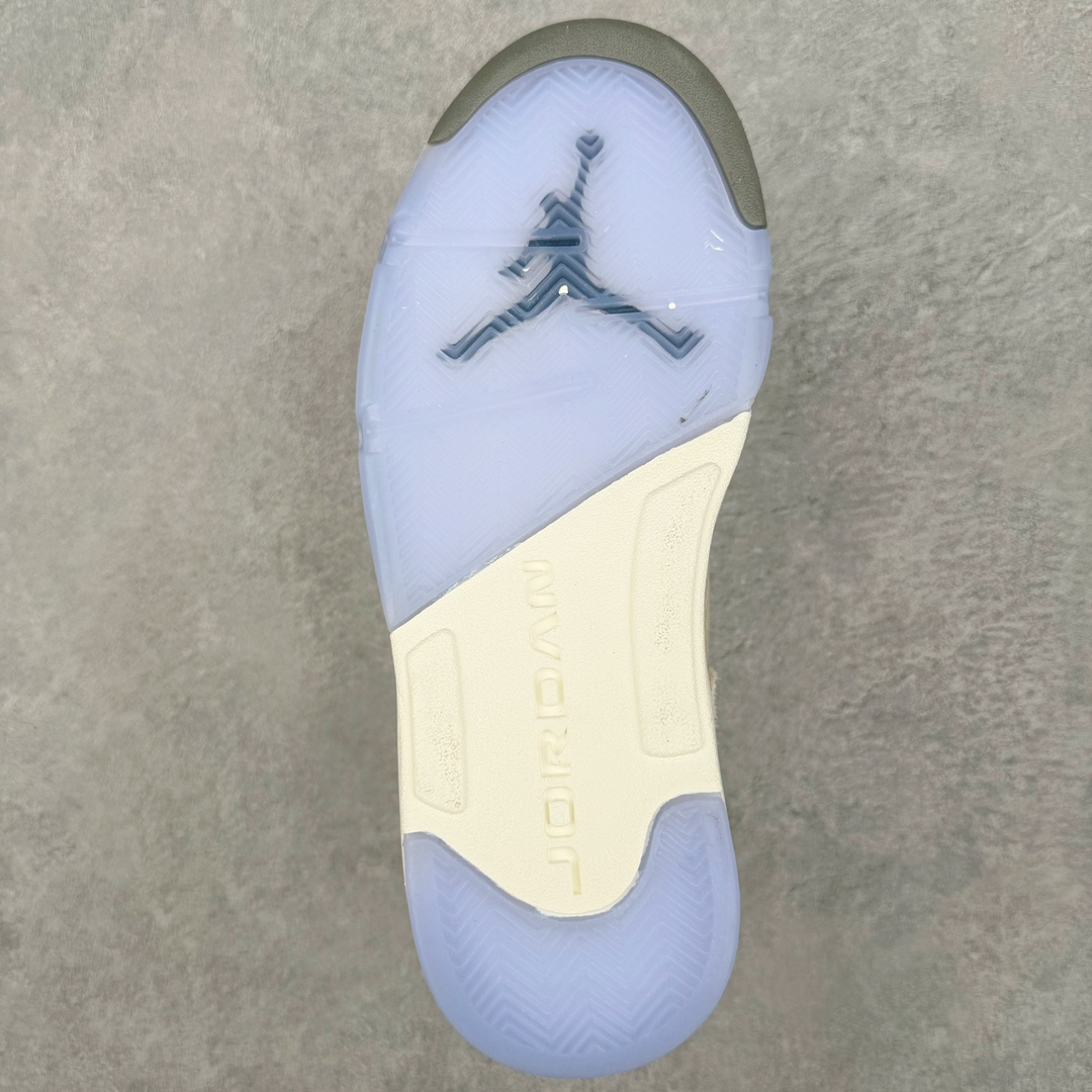 图片[9]-💰250 ＃外贸版 Air Jordan AJ5 SE Craft 米灰 货号：FD9222-180 鞋身整体以皮革与麂皮材质拼接设计，配色方面以米白色为主色调，整体营造出极强的层次感。鞋带部分使用了黑白拼色设计，鞋舌处的Jumpman Logo也采用橙色点缀，使整体更加亮眼。中底部分AJ5标志性的锯齿也采用银色点缀，鞋底采用白色中底搭配半透明橡胶外底呈现，为整个设计收尾。原纸板楦头开发 进口头层皮料 完美鞋型匹配公司货 正确鞋舌立体高频 最新原厂底模 大底卡色咬花完美 鞋柜必备鞋款 终端现货供应 尺码：36 36.5 37.5 38 38.5 39 40 40.5 41 42 42.5 43 44 44.5 45 46 47.5 编码：Lby3936020-运动鞋