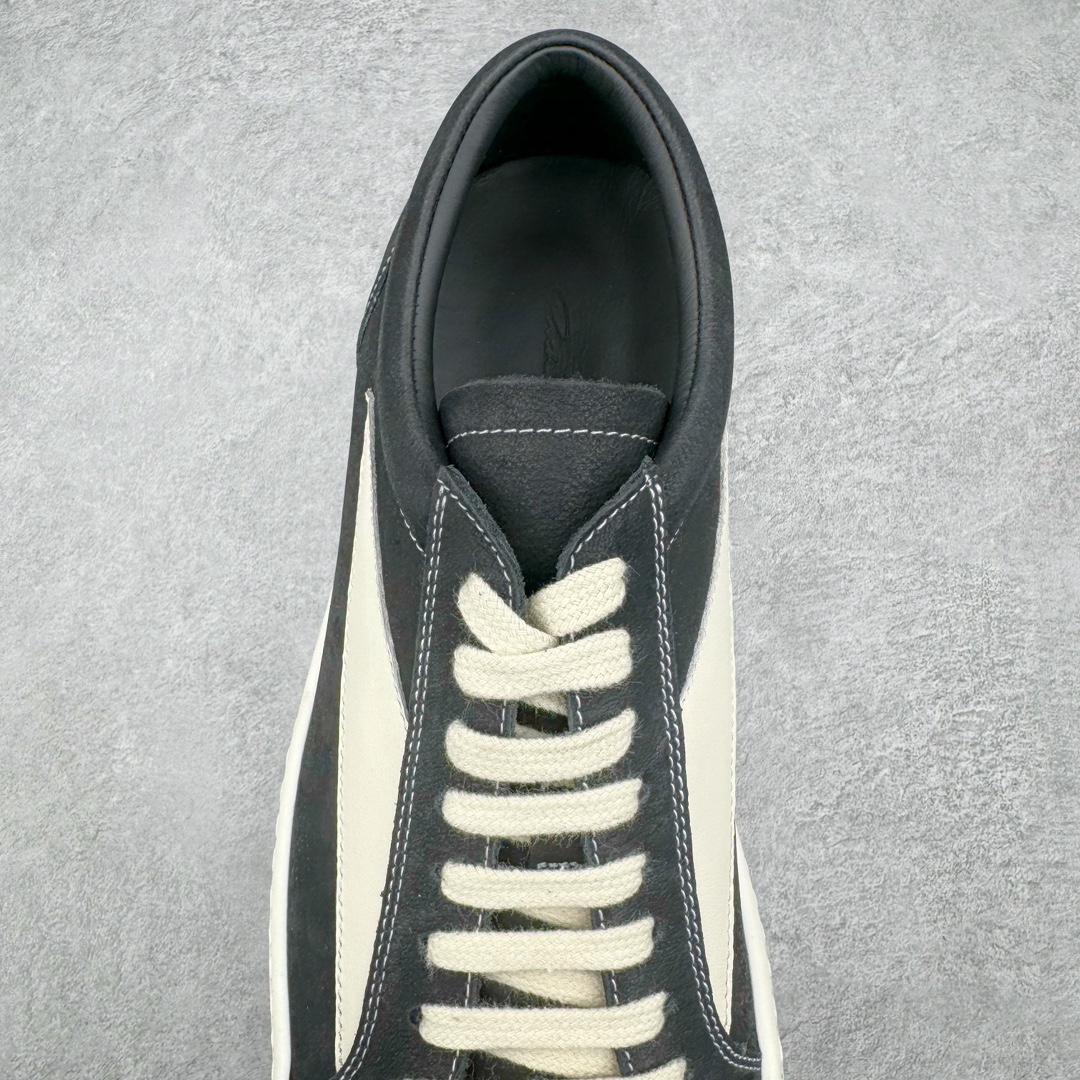 图片[5]-💰430 ＃BG纯原 Rick Owens FW23 LUXOR 瑞克·欧文斯低帮皮面时尚运动板鞋 ZP拆解原版1:1复模裁片纸格 力求做到0错位 这样才能达到和zp一致的鞋型味道 历时3月重新开模 采用进口cnc数控机床开发对版独家tpu奶香大底 区别于市场所有版本 zp同源全头层粒面小牛皮 达到和zp一致手感 原厂进口细纹布 万邦订购原厂高弹粉红色海绵 尺码：35 36 37 38 39 40 41 42 43 44 45 46 编码：by5936000-运动鞋