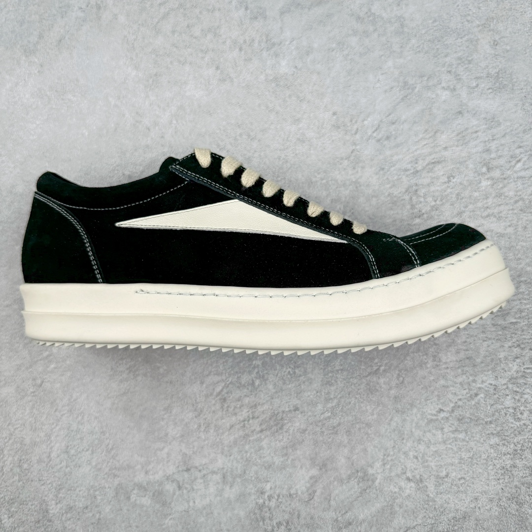 💰430 ＃BG纯原 Rick Owens FW23 LUXOR 瑞克·欧文斯低帮皮面时尚运动板鞋 ZP拆解原版1:1复模裁片纸格 力求做到0错位 这样才能达到和zp一致的鞋型味道 历时3月重新开模 采用进口cnc数控机床开发对版独家tpu奶香大底 区别于市场所有版本 zp同源全头层粒面小牛皮 达到和zp一致手感 原厂进口细纹布 万邦订购原厂高弹粉红色海绵 尺码：35 36 37 38 39 40 41 42 43 44 45 46 编码：by5936000-运动鞋