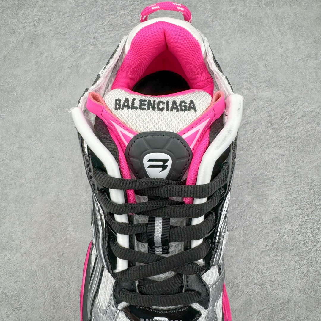 图片[5]-💰460 ＃VG零售版 BALENCIAGA Runner Sneaker 巴黎世家七代慢跑系列低帮复古野跑潮流运动鞋老爹鞋 尼龙和网布材质 磨损效果 鞋头边缘印有尺码 背面浮印尺码 外侧印有跑者徽标 鞋舌刺绣 Balenciaga 品牌标识 鞋跟背面 Balenciaga品牌标识 材质采用65%聚氨酯、35%聚酯纤维 全新 Runner 鞋型轮廓借鉴于 2000 年初的复古线条 搭载大网眼面料制成鞋面基础，由粉色、白色尼龍与橡胶质地覆盖鞋面诠释线条感 当中透过几道手缝线与折损痕更是精准的掌握历经时间淬炼的破旧痕迹 延续其手法至鞋领、鞋跟、鞋带、中底等部分均饰有破损及脏污之貌 尤其是鞋领处与鞋带孔眼条更是采用不规则做旧技术将内容物泡棉随机露出 尺码：35 36 37 38 39 40 41 42 43 44 45 46 编码：by5936030-运动鞋