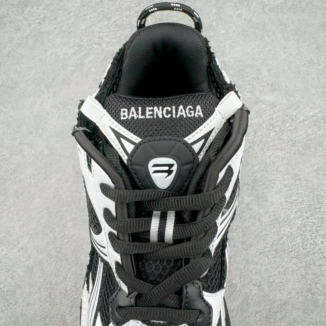 图片[5]-💰460 ＃VG零售版 BALENCIAGA Runner Sneaker 巴黎世家七代慢跑系列低帮复古野跑潮流运动鞋老爹鞋 尼龙和网布材质 磨损效果 鞋头边缘印有尺码 背面浮印尺码 外侧印有跑者徽标 鞋舌刺绣 Balenciaga 品牌标识 鞋跟背面 Balenciaga品牌标识 材质采用65%聚氨酯、35%聚酯纤维 全新 Runner 鞋型轮廓借鉴于 2000 年初的复古线条 搭载大网眼面料制成鞋面基础，由粉色、白色尼龍与橡胶质地覆盖鞋面诠释线条感 当中透过几道手缝线与折损痕更是精准的掌握历经时间淬炼的破旧痕迹 延续其手法至鞋领、鞋跟、鞋带、中底等部分均饰有破损及脏污之貌 尤其是鞋领处与鞋带孔眼条更是采用不规则做旧技术将内容物泡棉随机露出 尺码：35 36 37 38 39 40 41 42 43 44 45 46 编码：by5936030-运动鞋